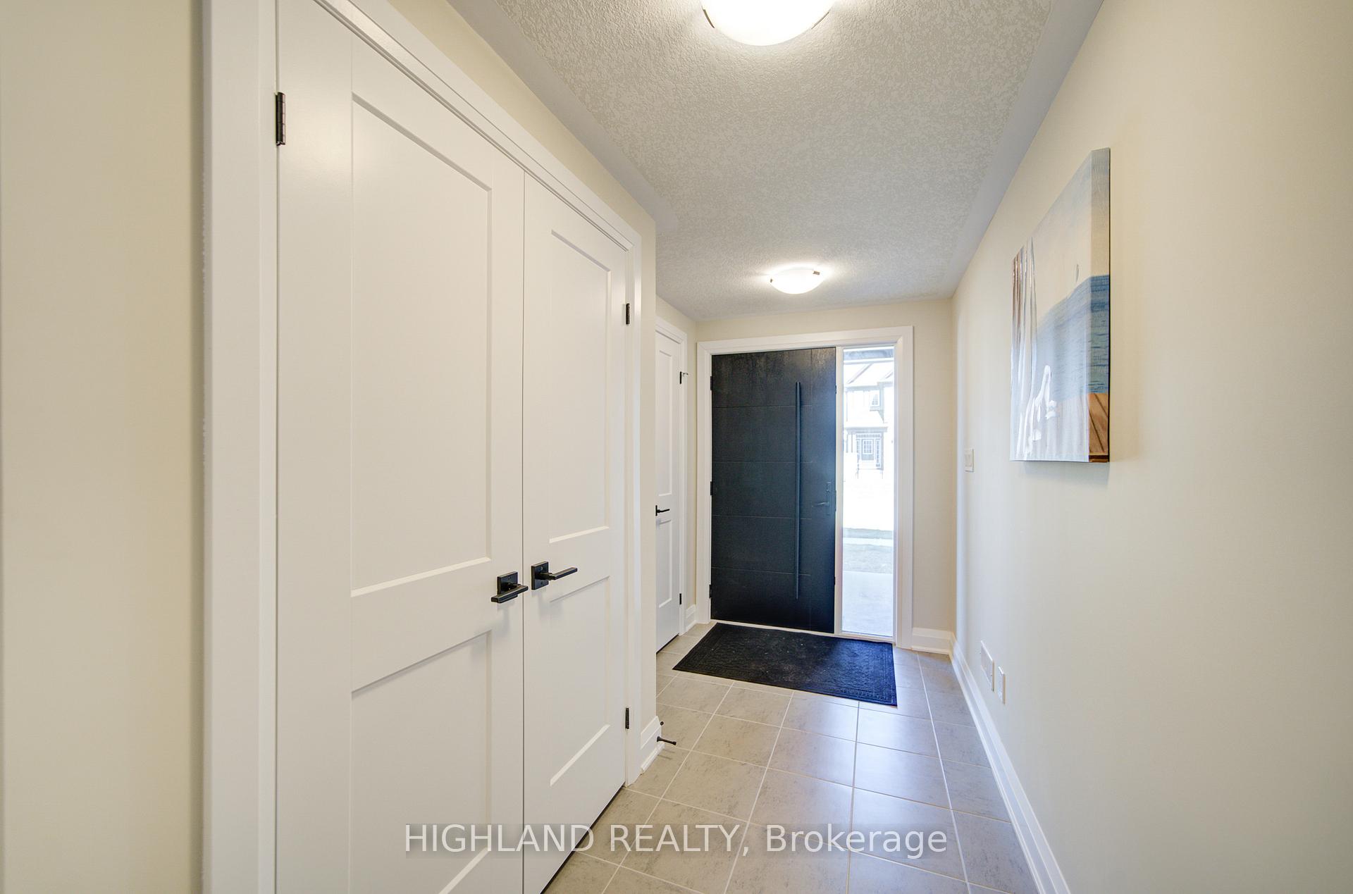 Photo 2 of 565 Balsam Popar Street, Waterloo, Beechwood/University — HOMEH