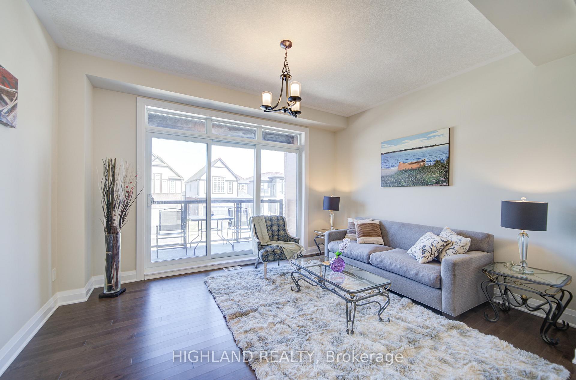 Photo 3 of 565 Balsam Popar Street, Waterloo, Beechwood/University — HOMEH
