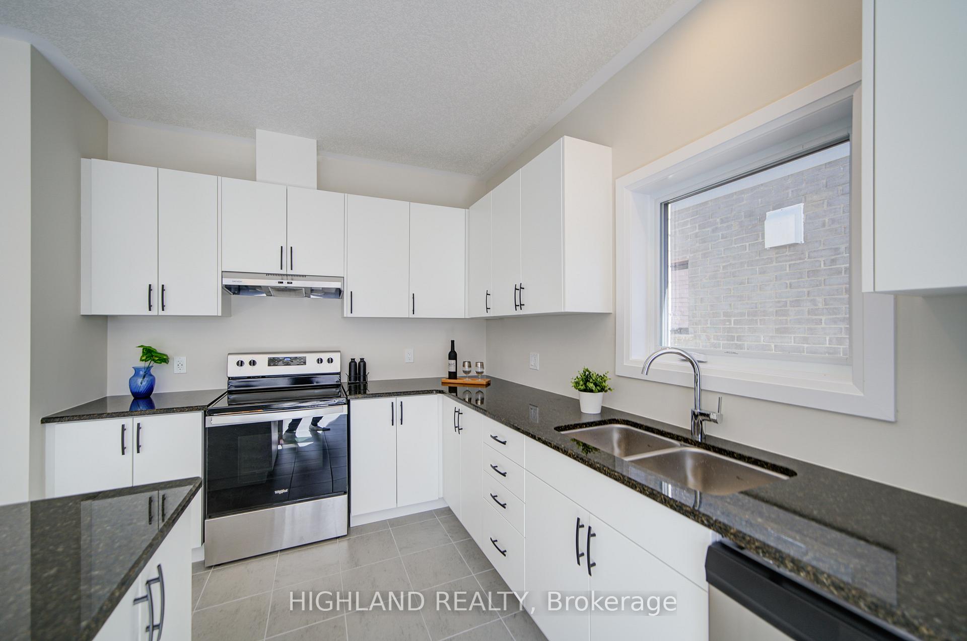 Photo 8 of 565 Balsam Popar Street, Waterloo, Beechwood/University — HOMEH