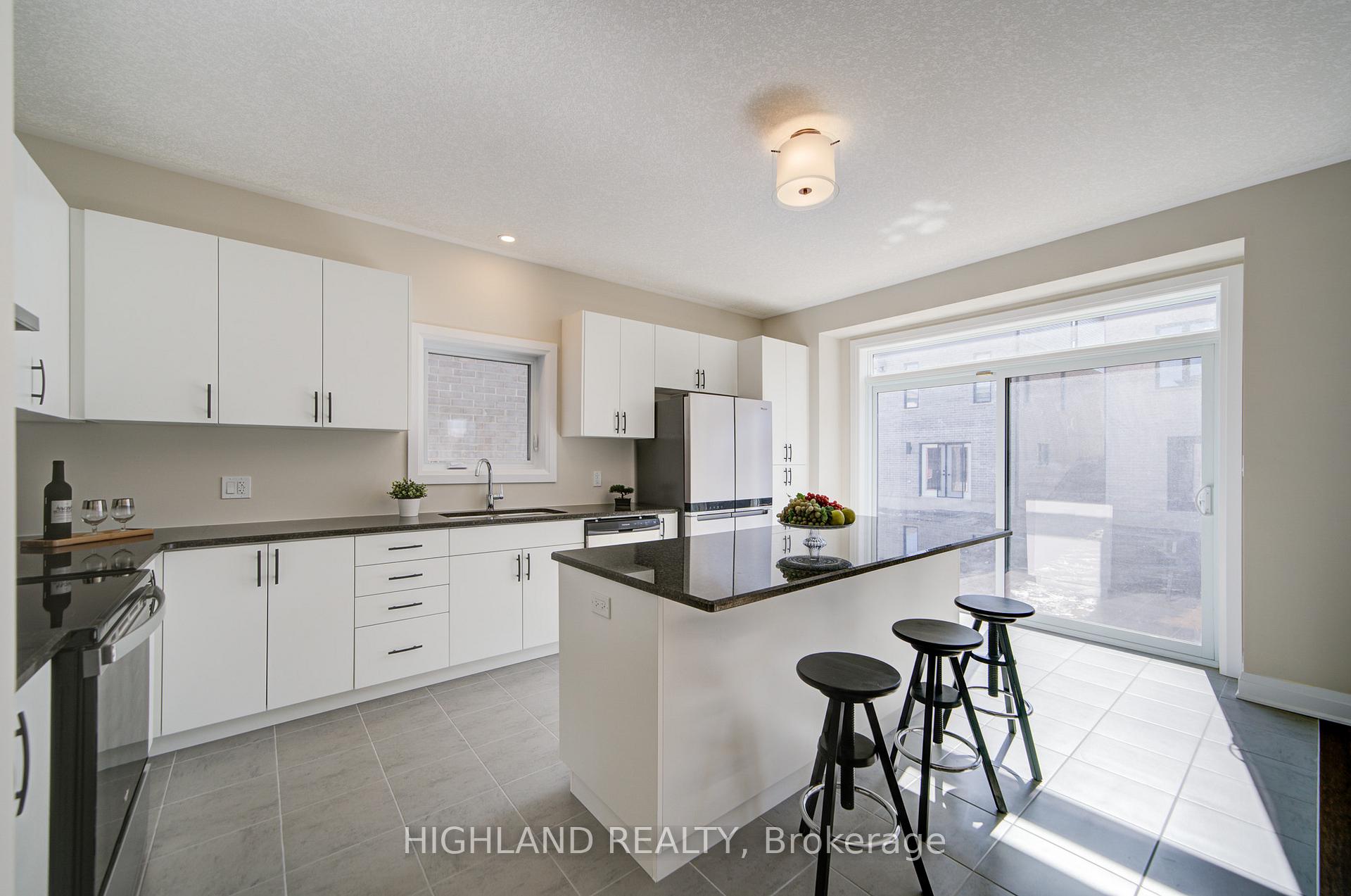Photo 9 of 565 Balsam Popar Street, Waterloo, Beechwood/University — HOMEH