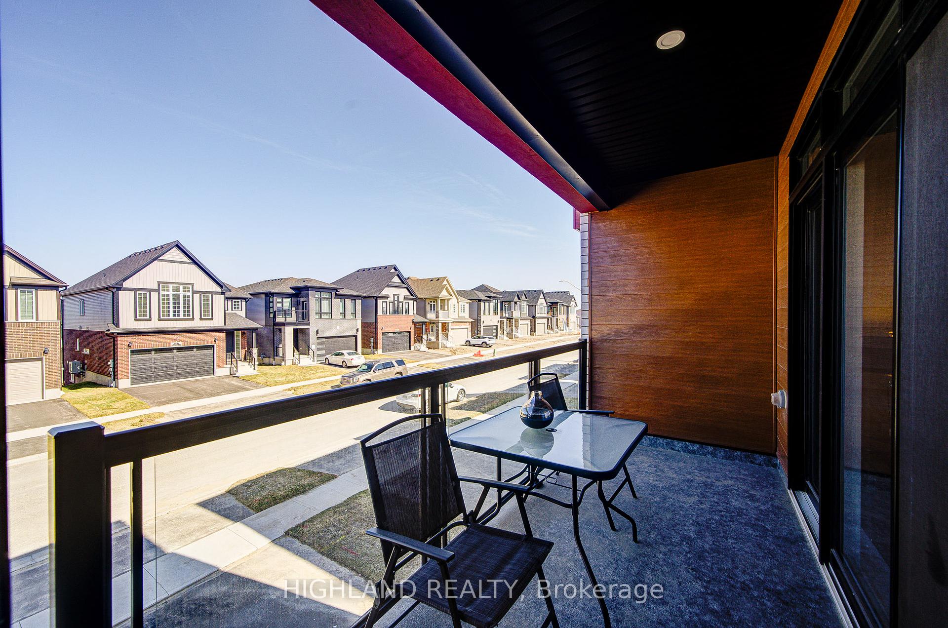 Photo 10 of 565 Balsam Popar Street, Waterloo, Beechwood/University — HOMEH