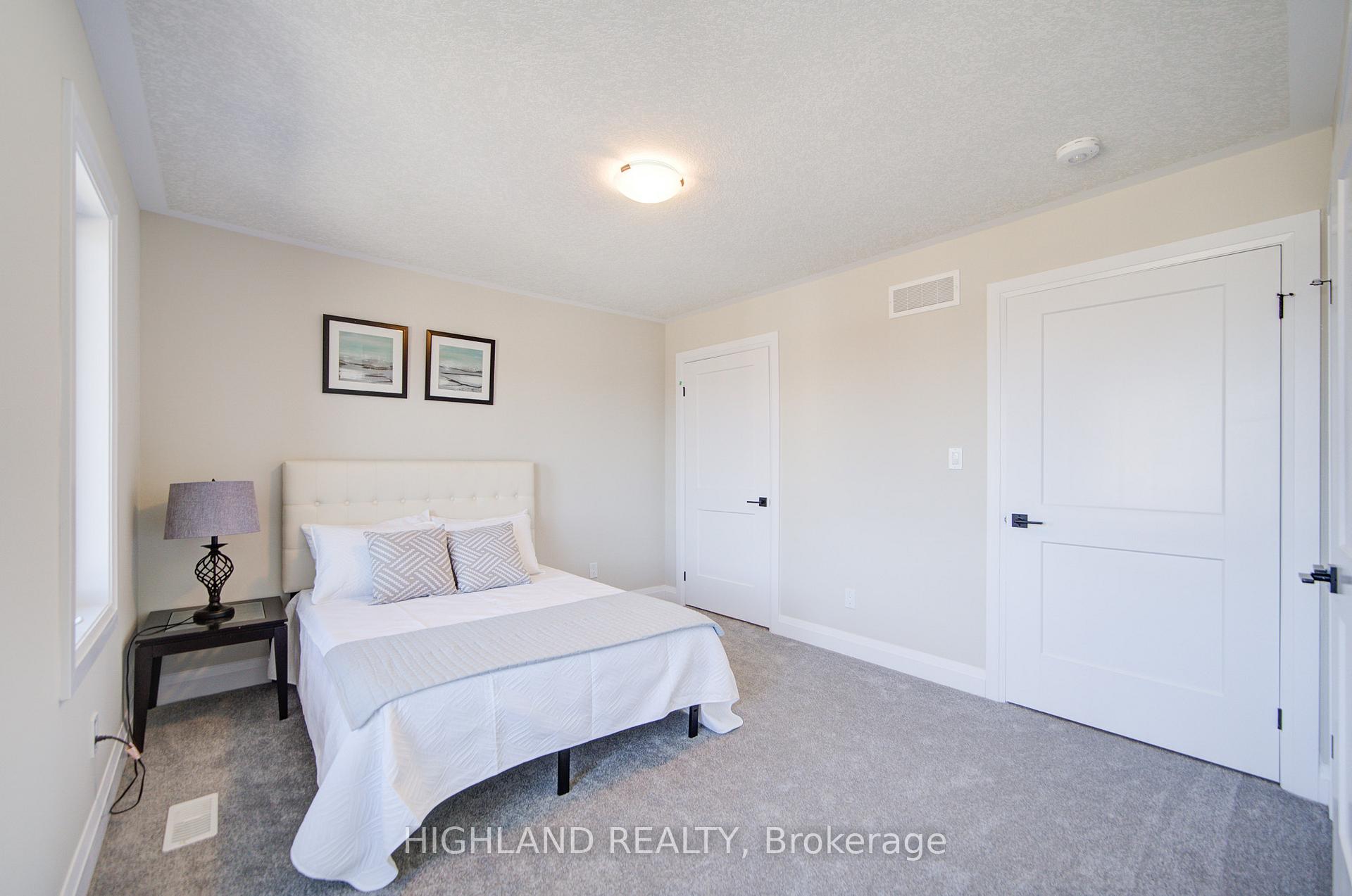 Photo 15 of 565 Balsam Popar Street, Waterloo, Beechwood/University — HOMEH