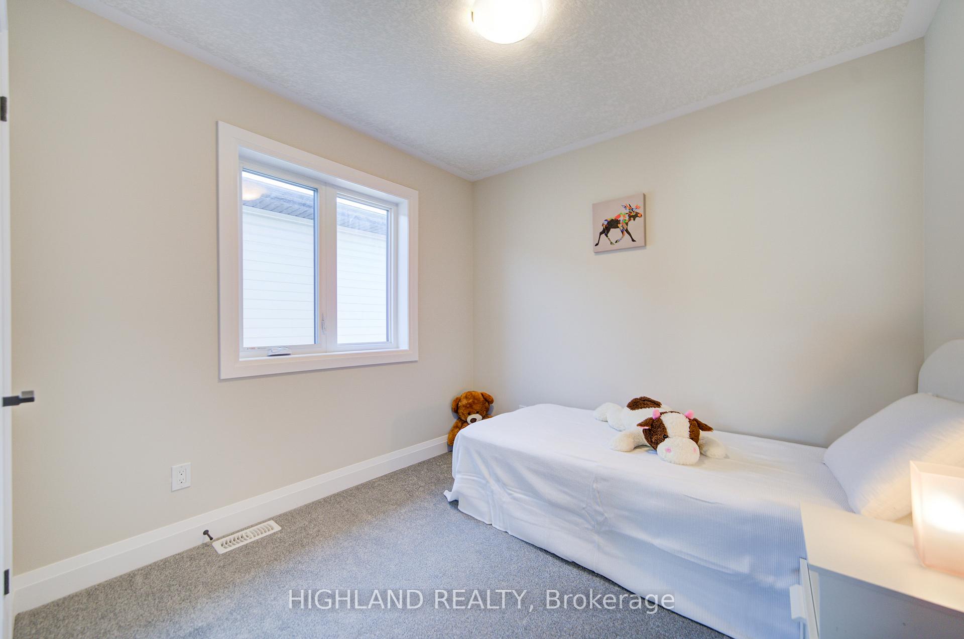 Photo 21 of 565 Balsam Popar Street, Waterloo, Beechwood/University — HOMEH