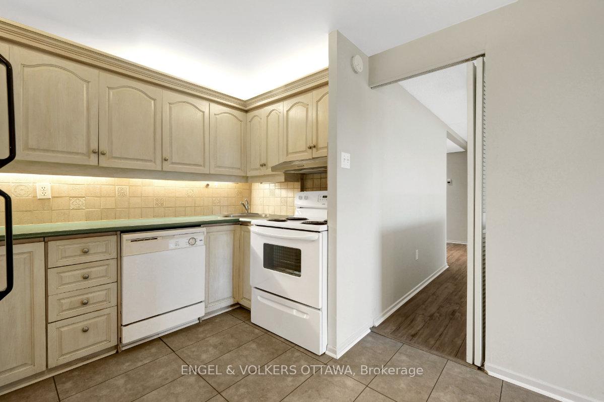 Photo 15 of Unit 5, 373 Laurier Avenue E, Ottawa, Sandy Hill — HOMEH