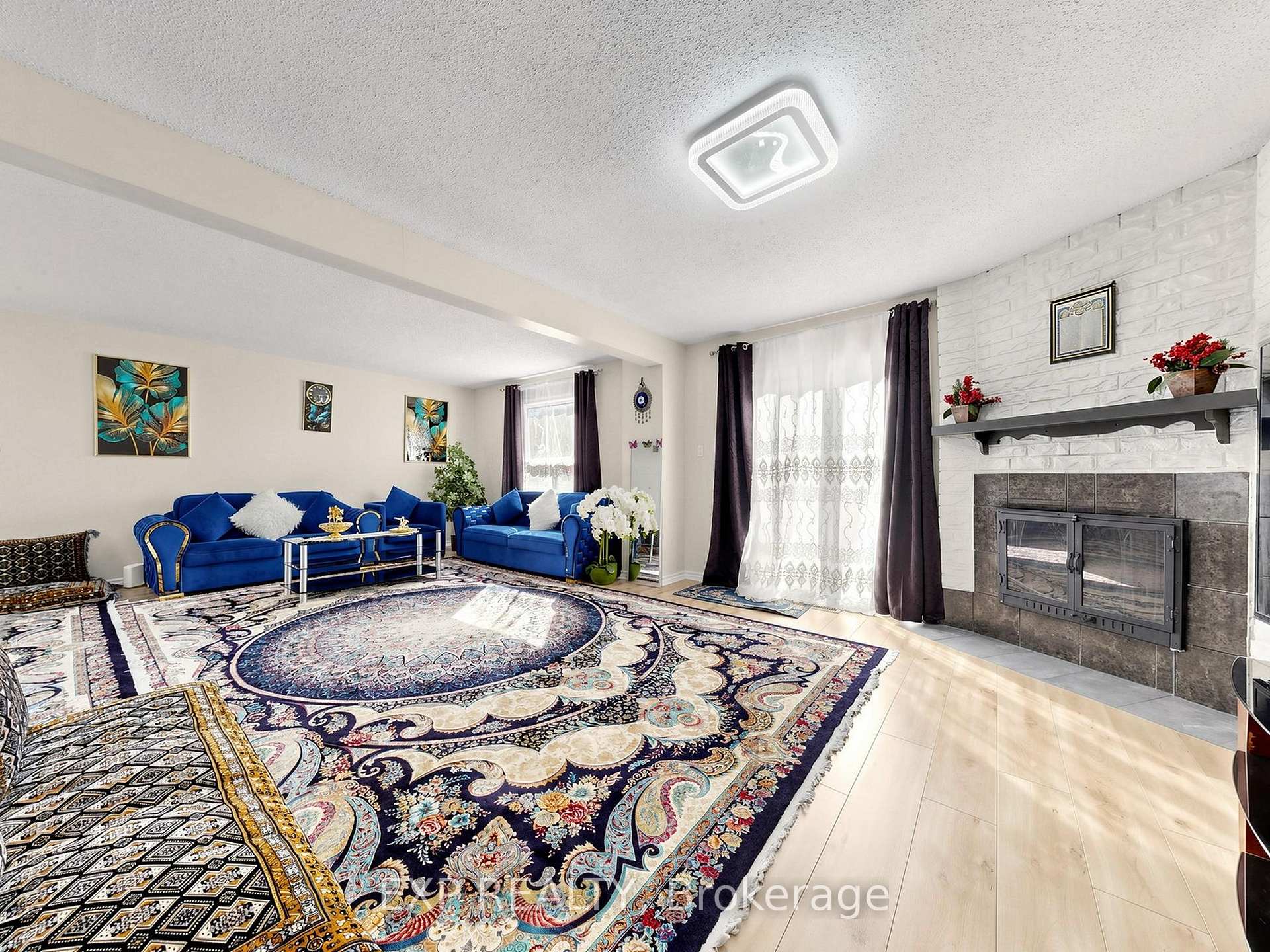 Photo 6 of 28 Longfellow Court, Whitby, Pringle Creek — HOMEH