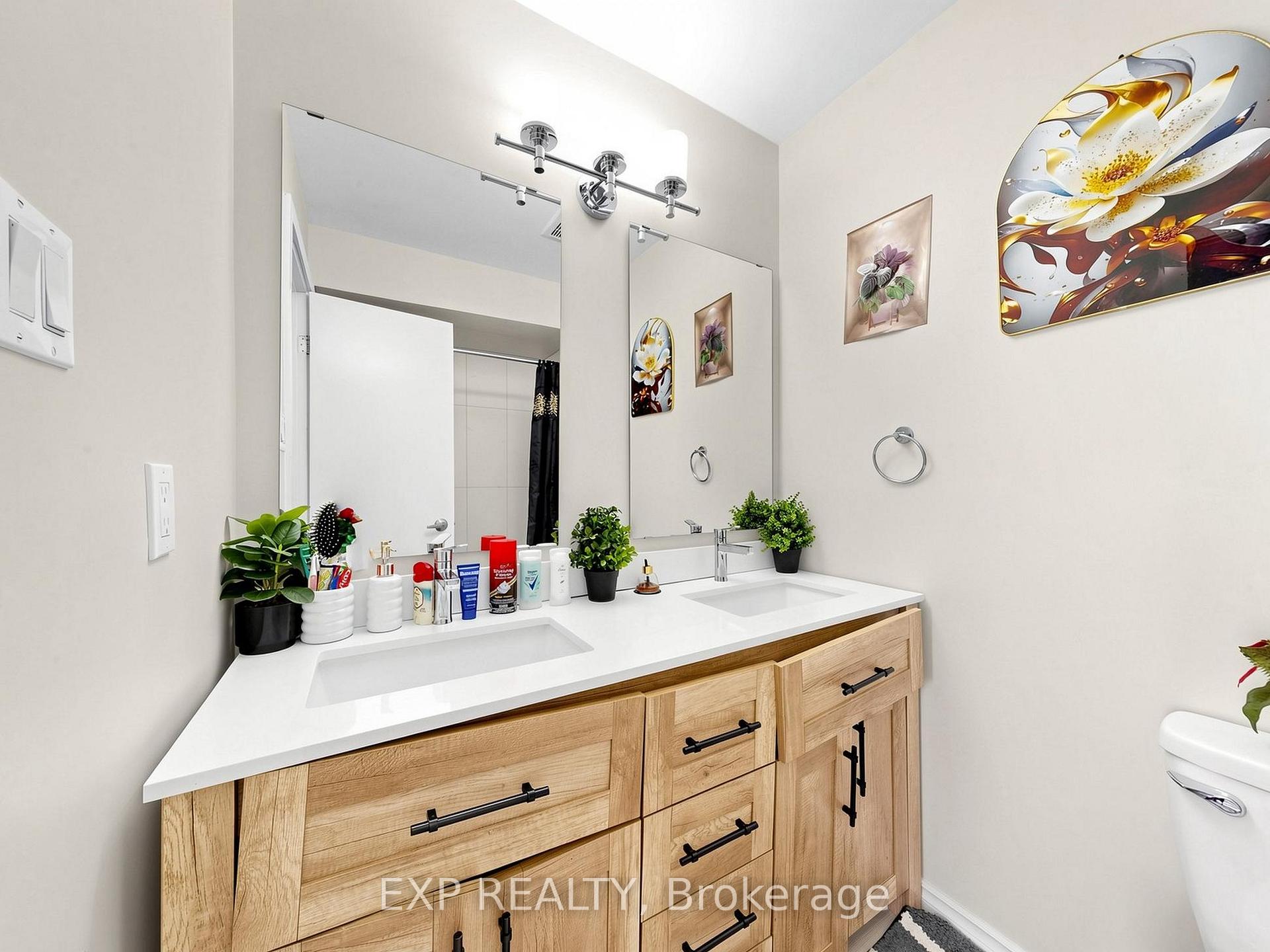 Photo 18 of 28 Longfellow Court, Whitby, Pringle Creek — HOMEH