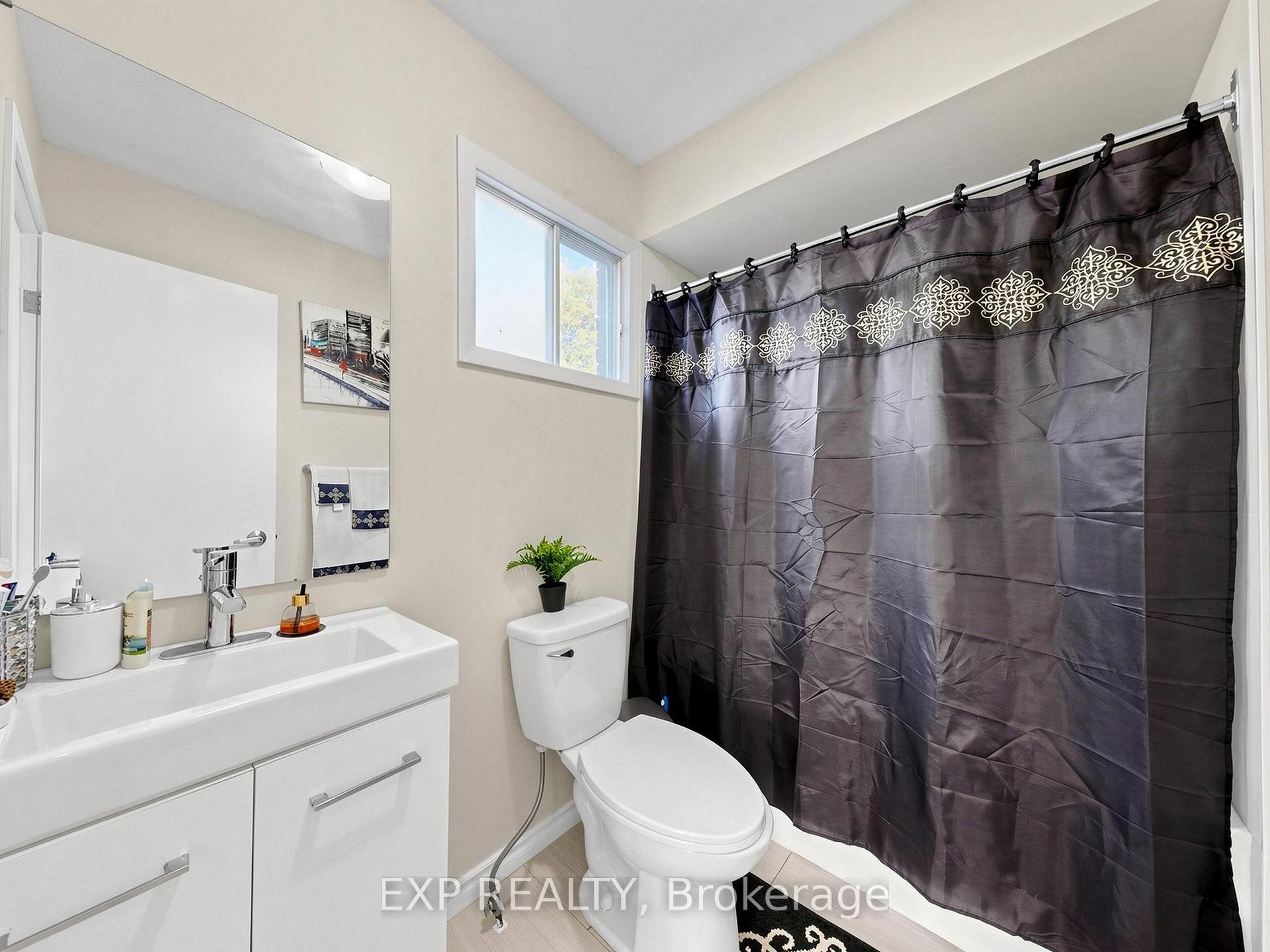 Photo 21 of 28 Longfellow Court, Whitby, Pringle Creek — HOMEH