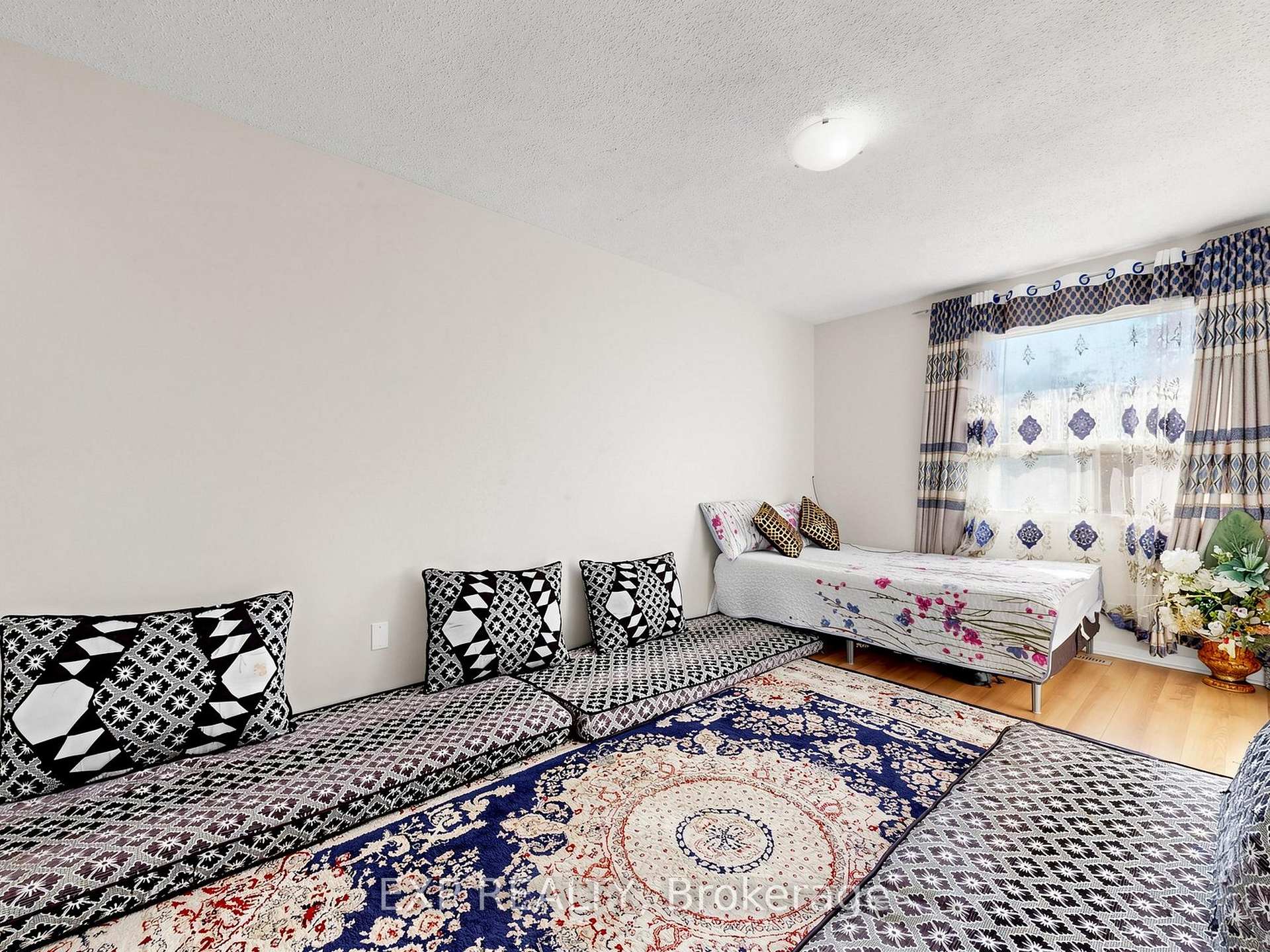 Photo 22 of 28 Longfellow Court, Whitby, Pringle Creek — HOMEH