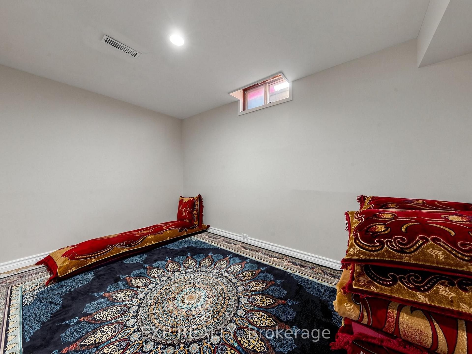 Photo 32 of 28 Longfellow Court, Whitby, Pringle Creek — HOMEH