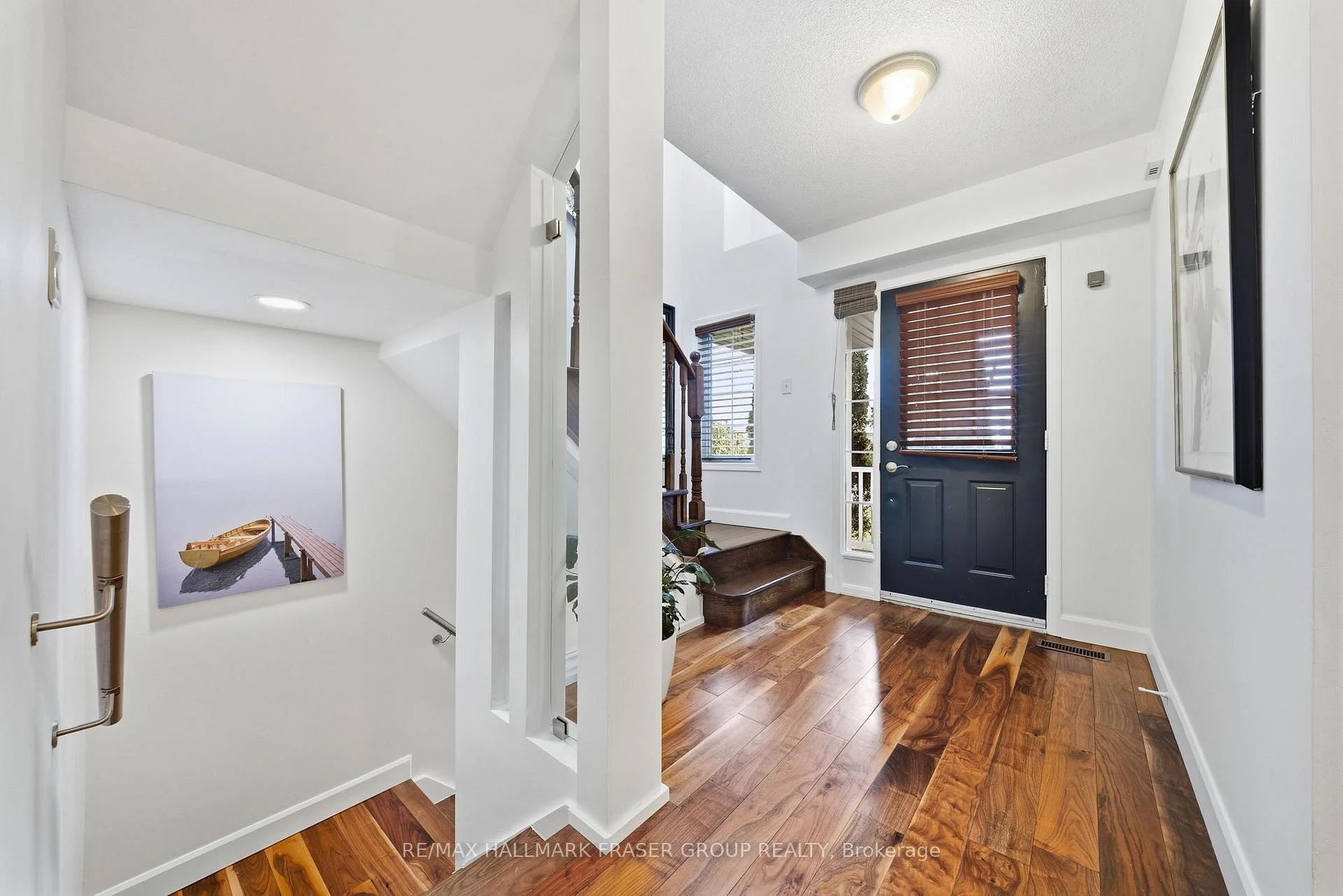 Photo 3 of 46 Childs Court, Clarington, Bowmanville — HOMEH