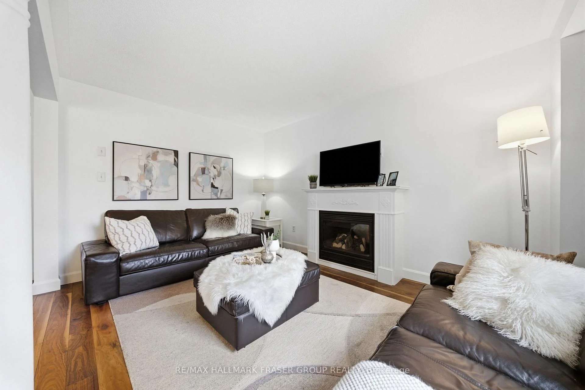 Photo 7 of 46 Childs Court, Clarington, Bowmanville — HOMEH