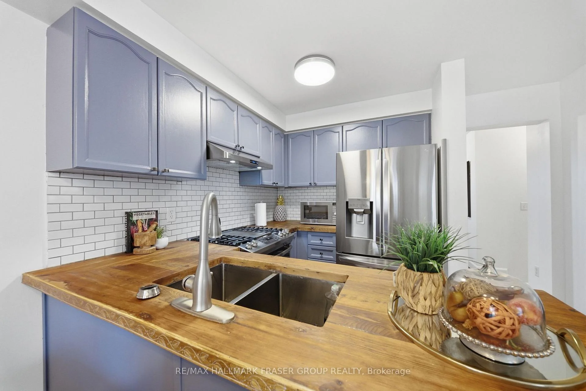 Photo 18 of 46 Childs Court, Clarington, Bowmanville — HOMEH