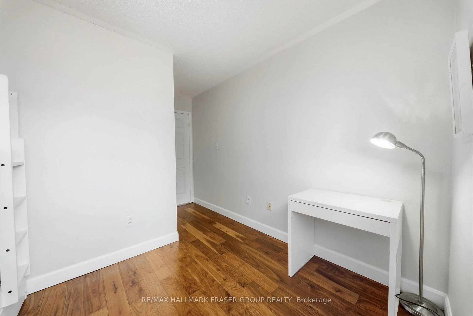 Photo 32 of 46 Childs Court, Clarington, Bowmanville — HOMEH