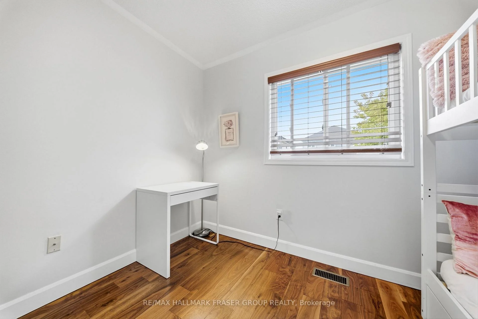 Photo 33 of 46 Childs Court, Clarington, Bowmanville — HOMEH