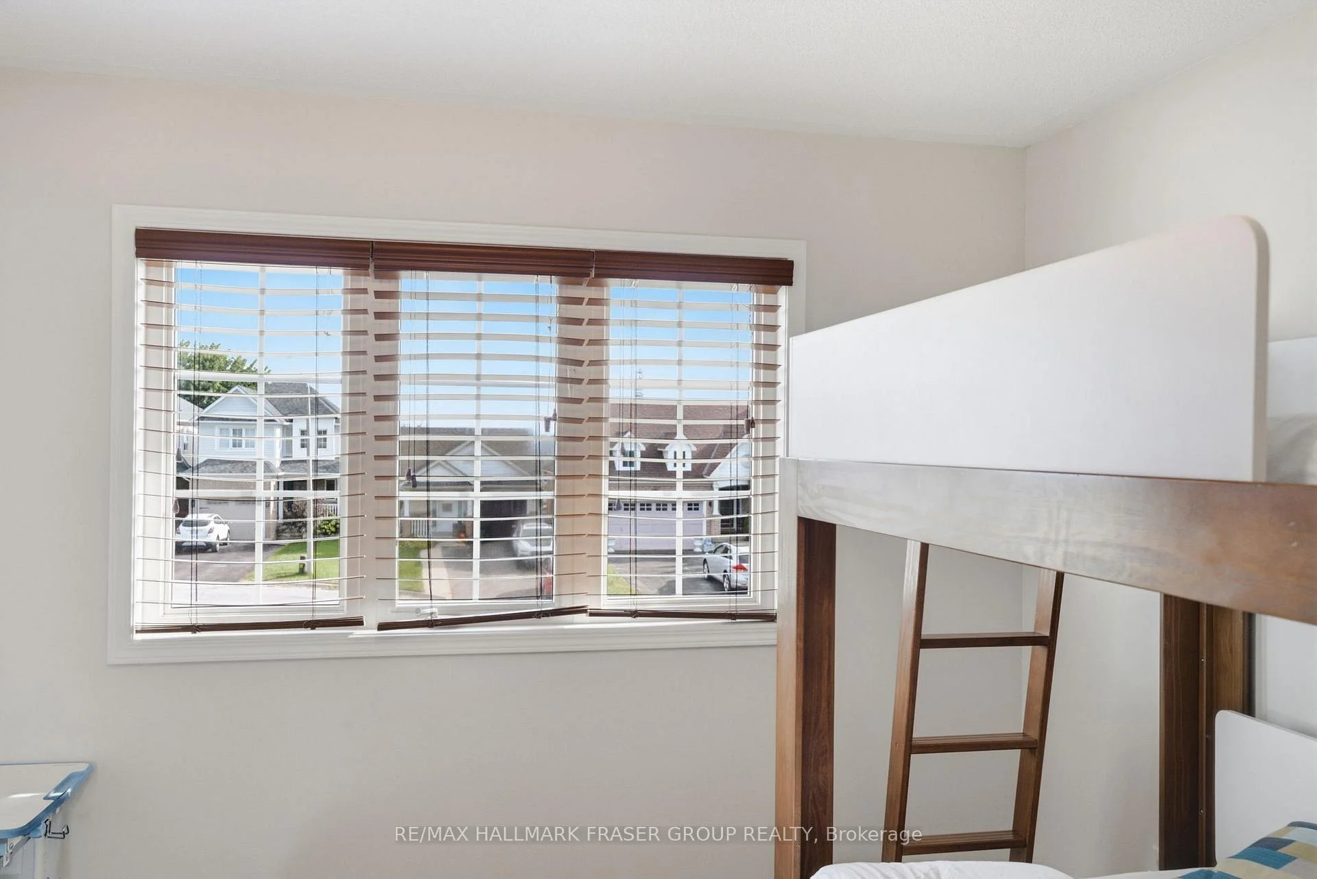 Photo 38 of 46 Childs Court, Clarington, Bowmanville — HOMEH