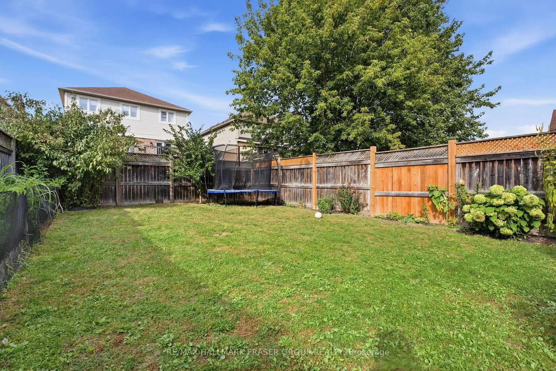 Photo 49 of 46 Childs Court, Clarington, Bowmanville — HOMEH