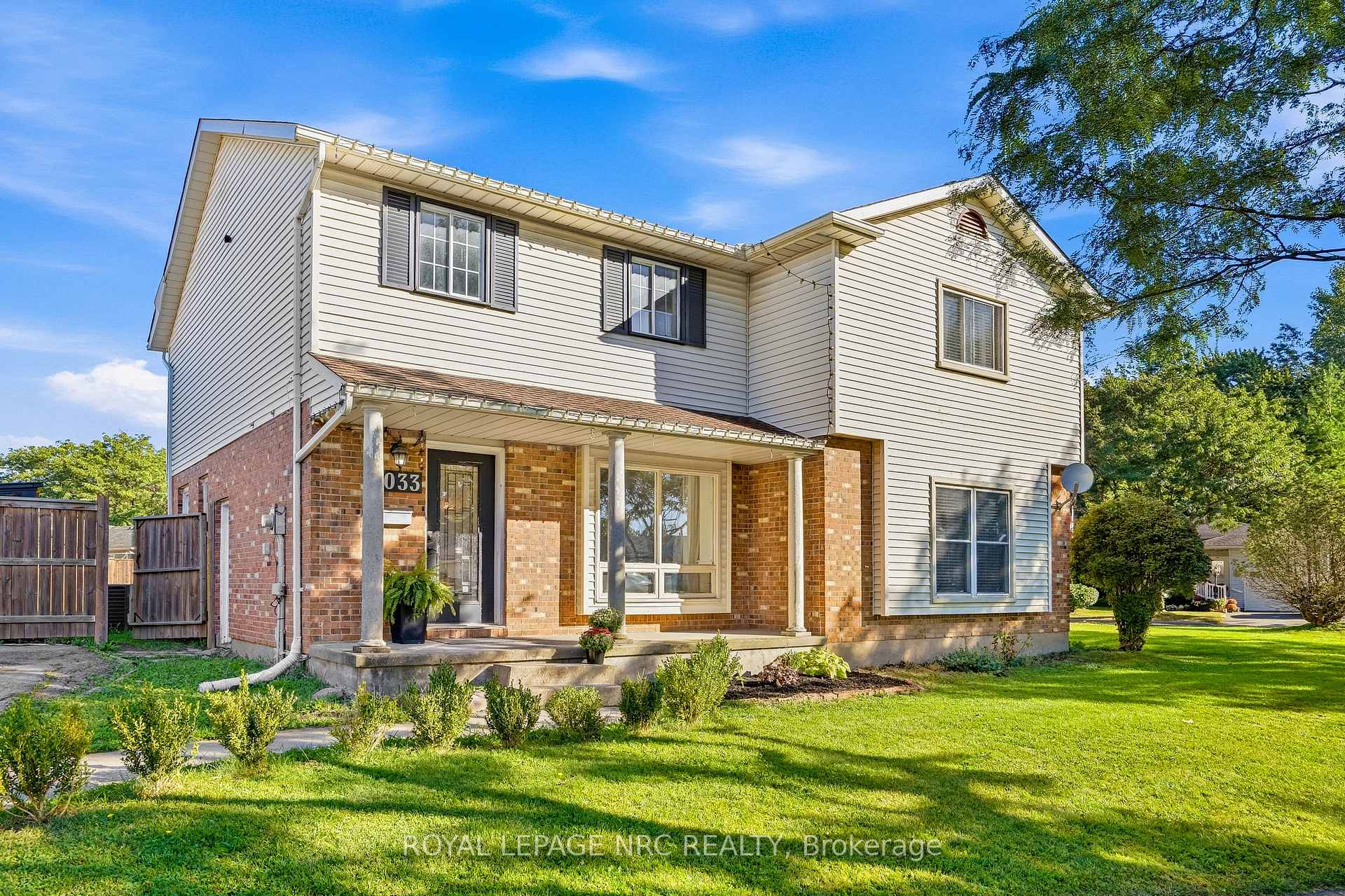 Photo of 6033 Wildrose Crescent