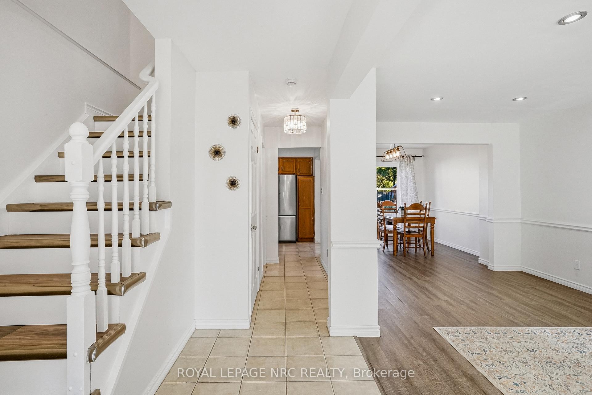 Photo 4 of 6033 Wildrose Crescent, Niagara Falls, Oldfield — HOMEH