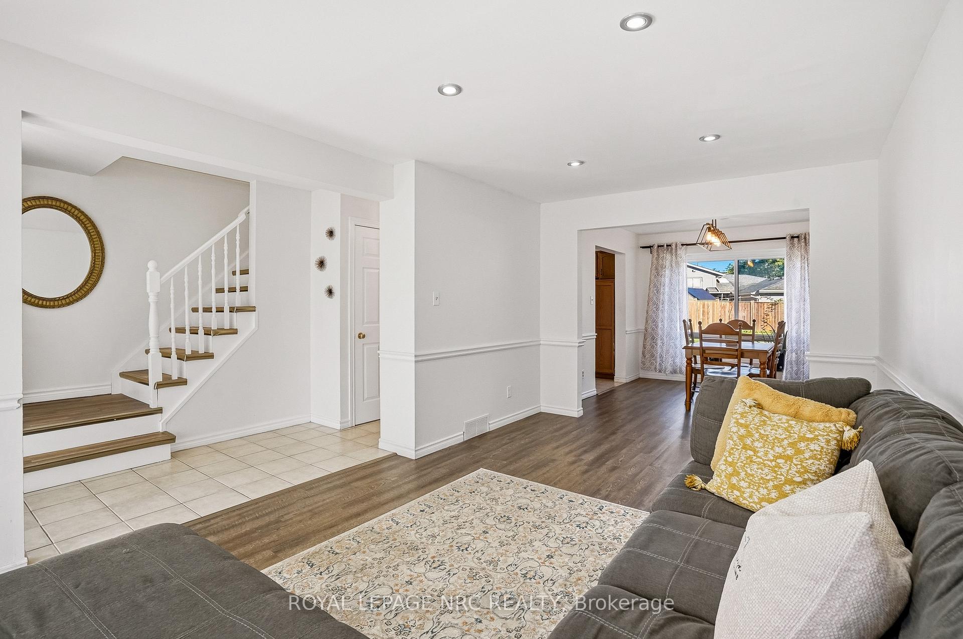 Photo 6 of 6033 Wildrose Crescent, Niagara Falls, Oldfield — HOMEH