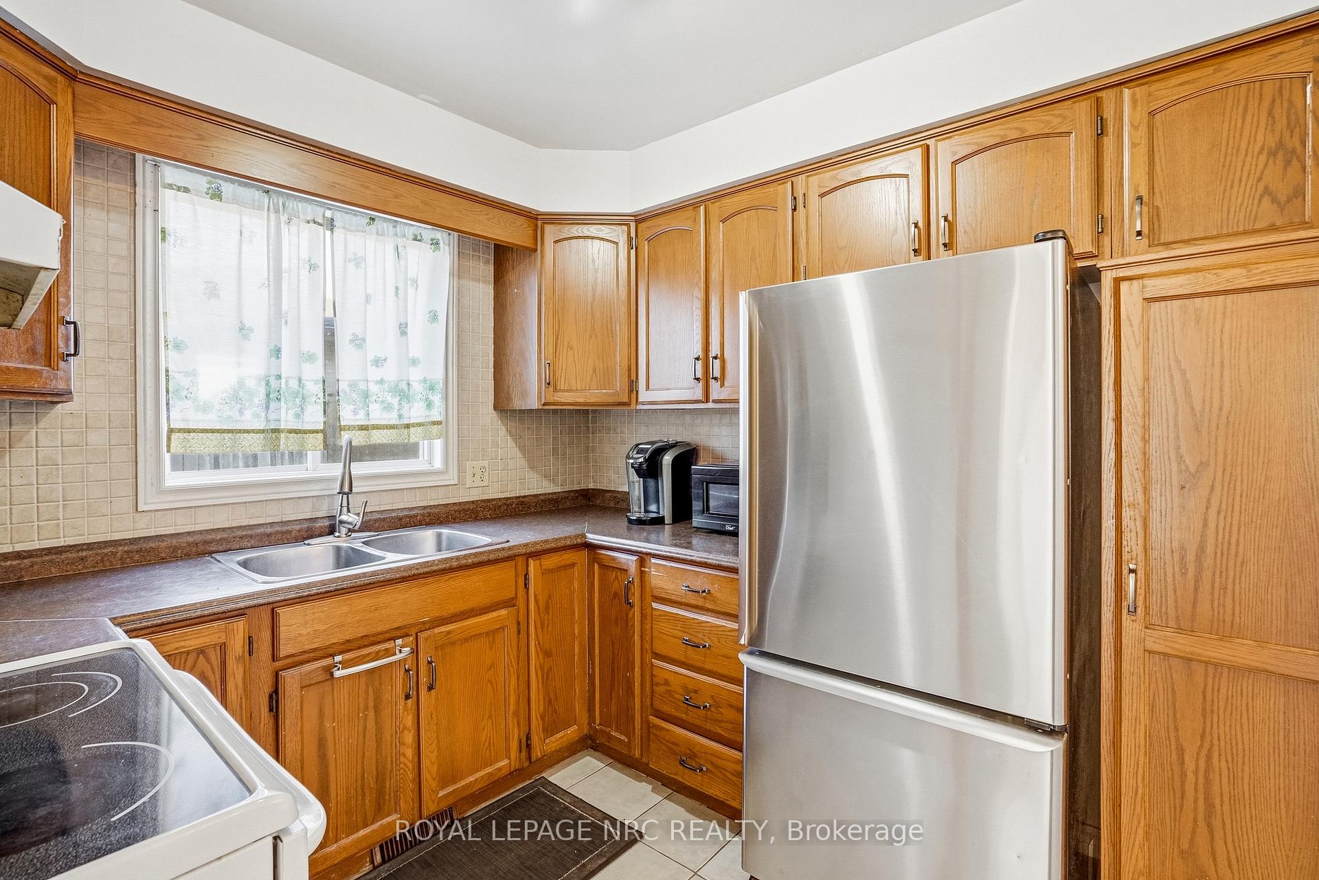 Photo 9 of 6033 Wildrose Crescent, Niagara Falls, Oldfield — HOMEH