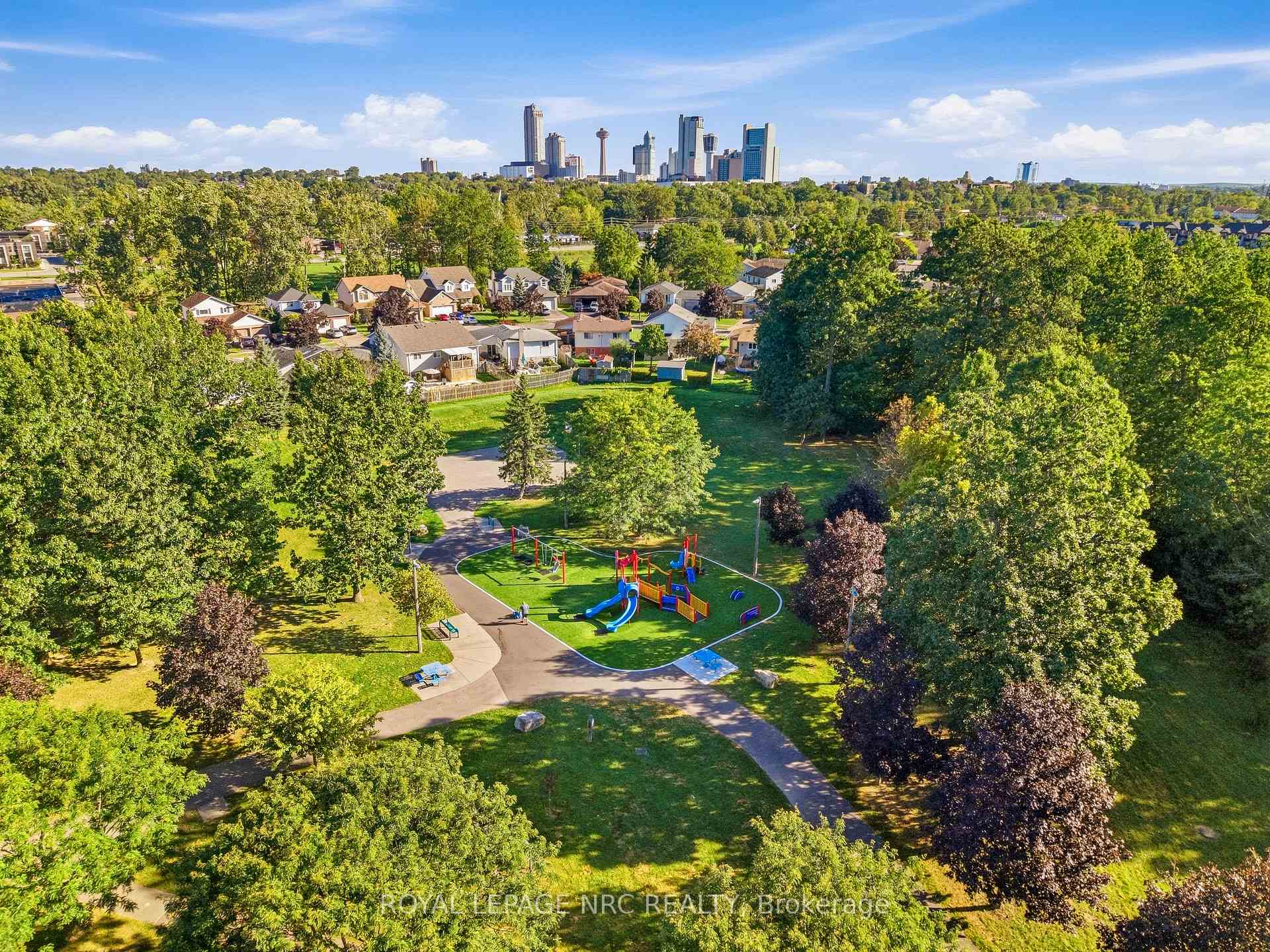 Photo 24 of 6033 Wildrose Crescent, Niagara Falls, Oldfield — HOMEH