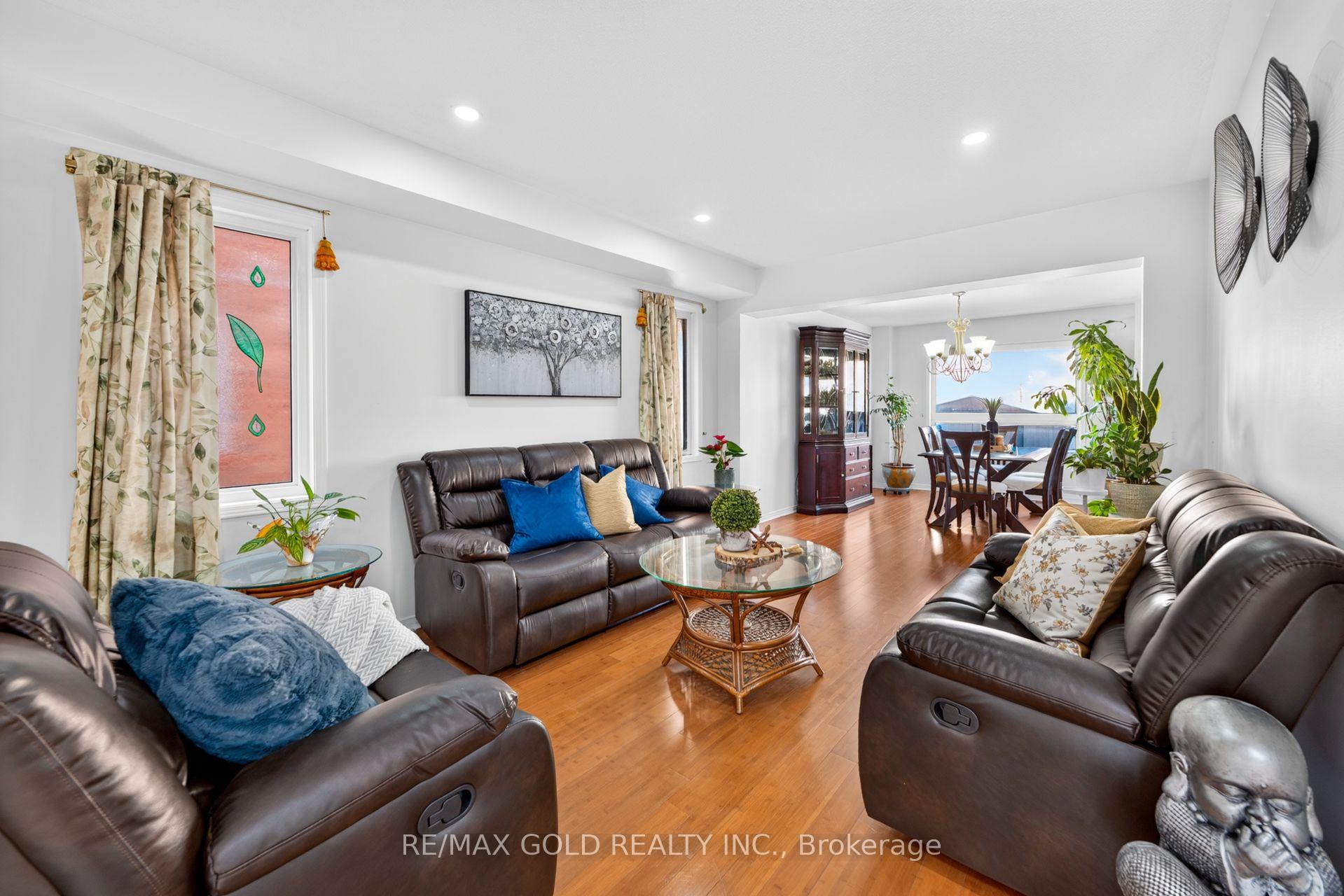 Photo 8 of 19 Briardale Road, Brampton, Fletcher's Meadow — HOMEH
