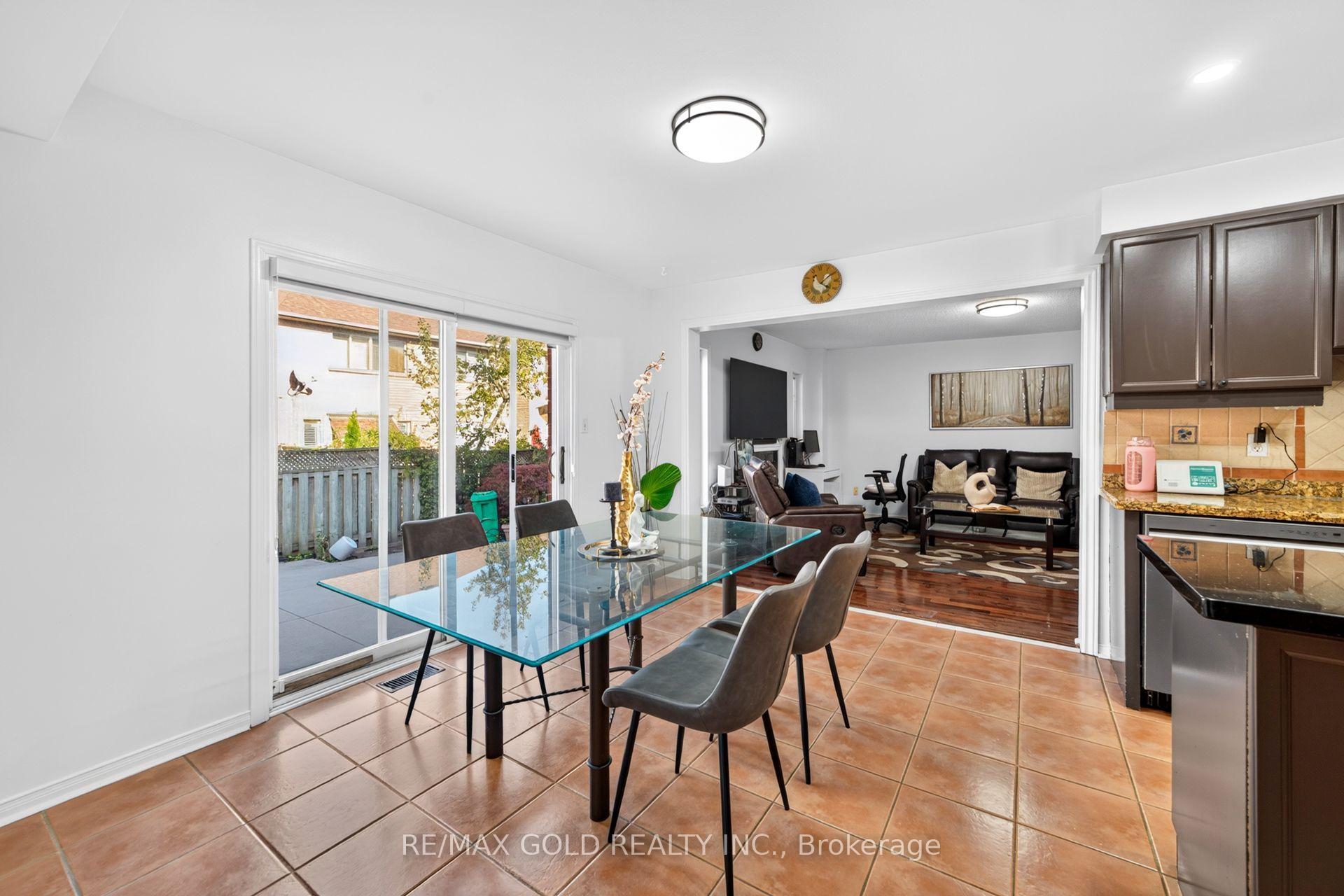 Photo 10 of 19 Briardale Road, Brampton, Fletcher's Meadow — HOMEH
