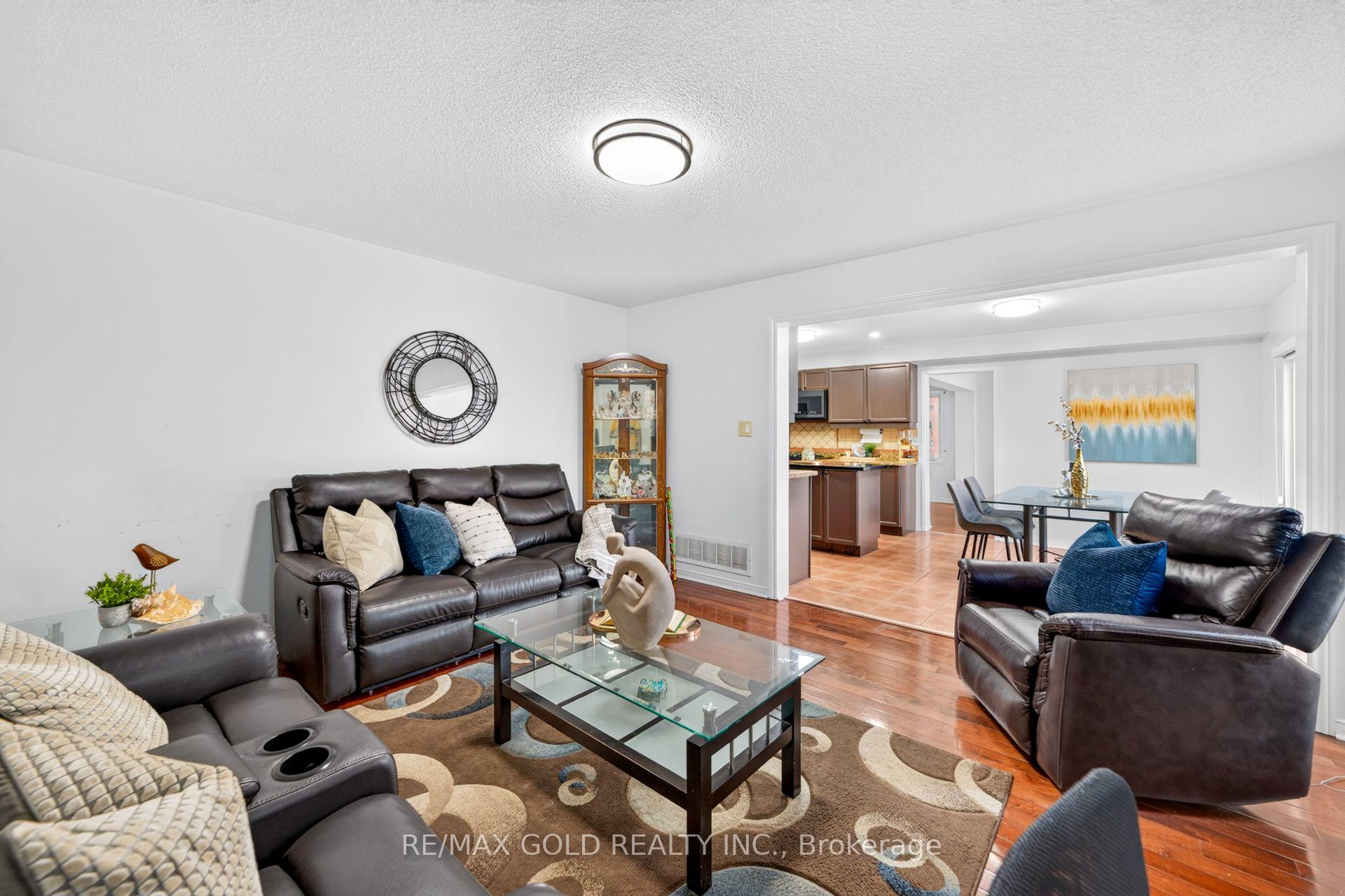 Photo 16 of 19 Briardale Road, Brampton, Fletcher's Meadow — HOMEH