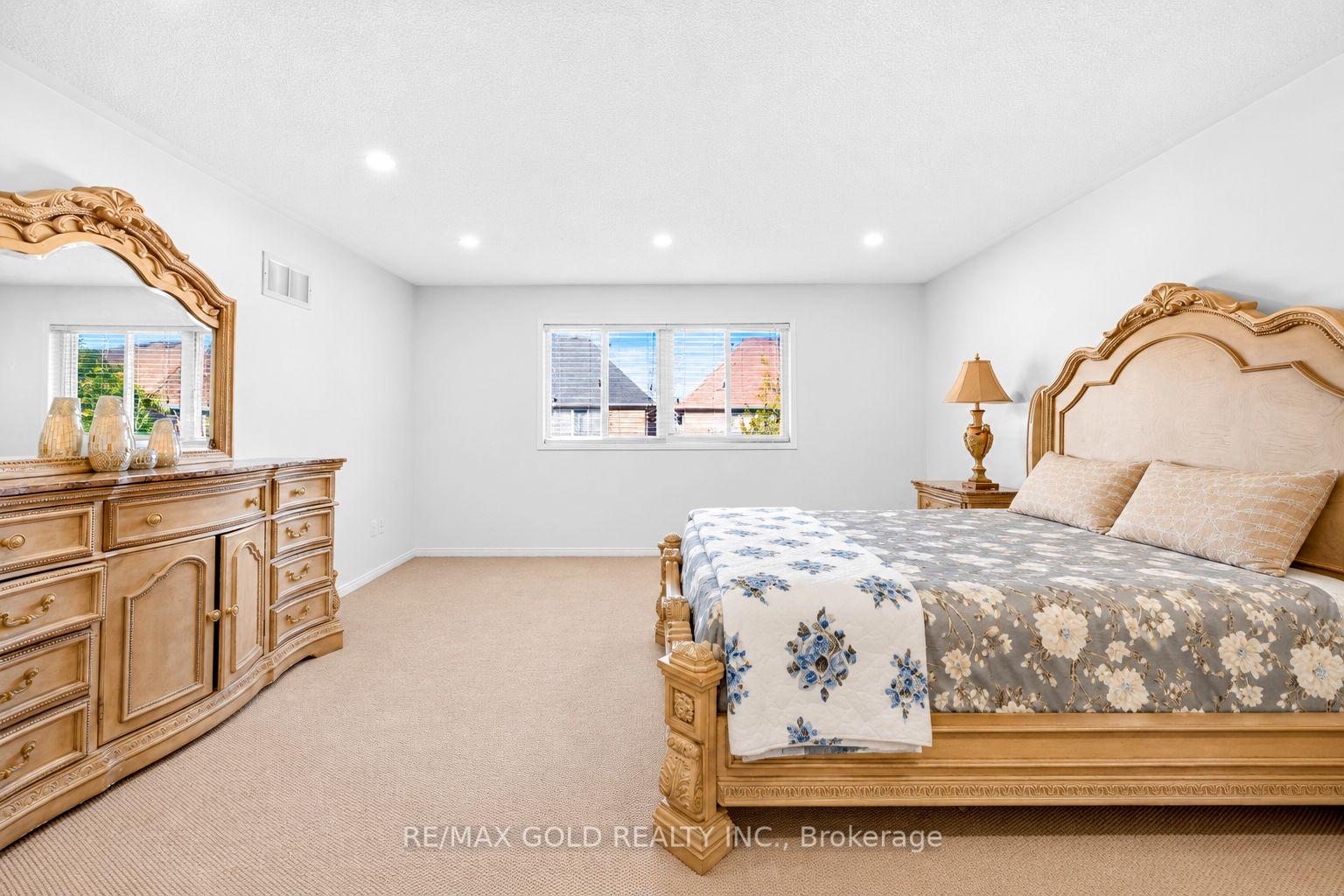 Photo 23 of 19 Briardale Road, Brampton, Fletcher's Meadow — HOMEH