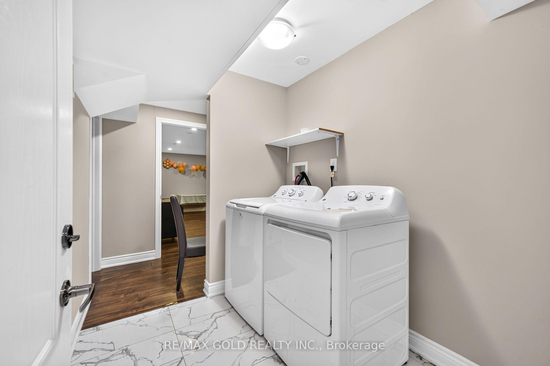 Photo 35 of 19 Briardale Road, Brampton, Fletcher's Meadow — HOMEH