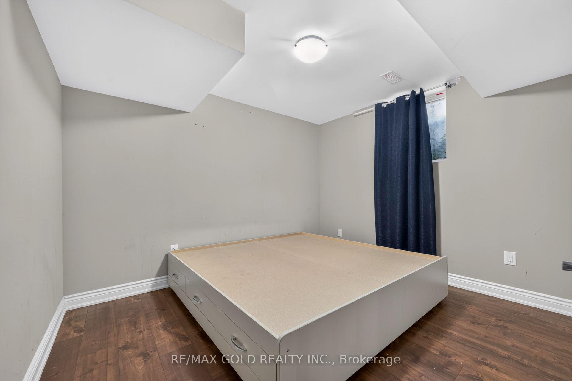 Photo 40 of 19 Briardale Road, Brampton, Fletcher's Meadow — HOMEH