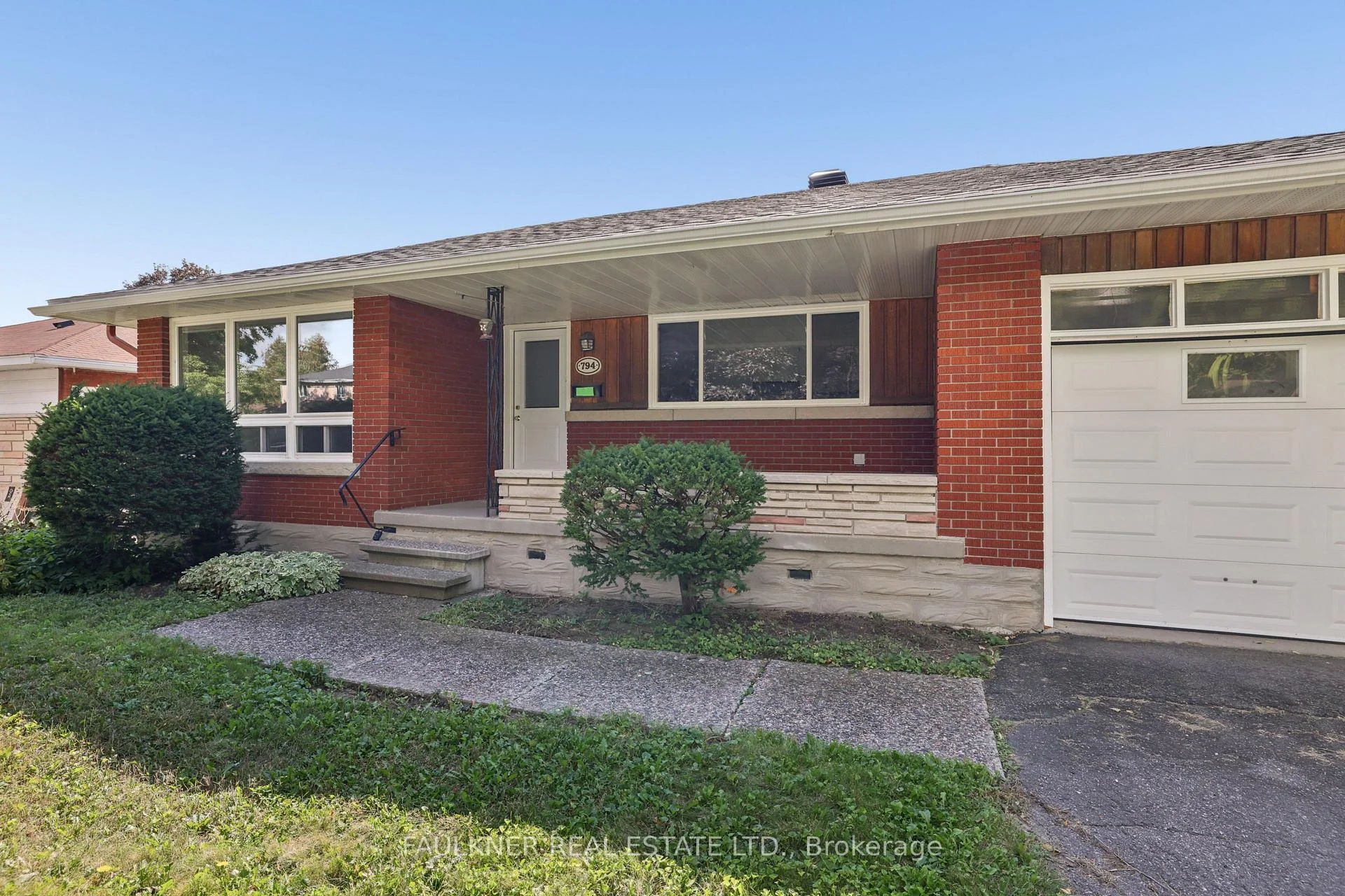Photo 5 of 794 Adams Avenue, Ottawa, Elmvale Acres — HOMEH