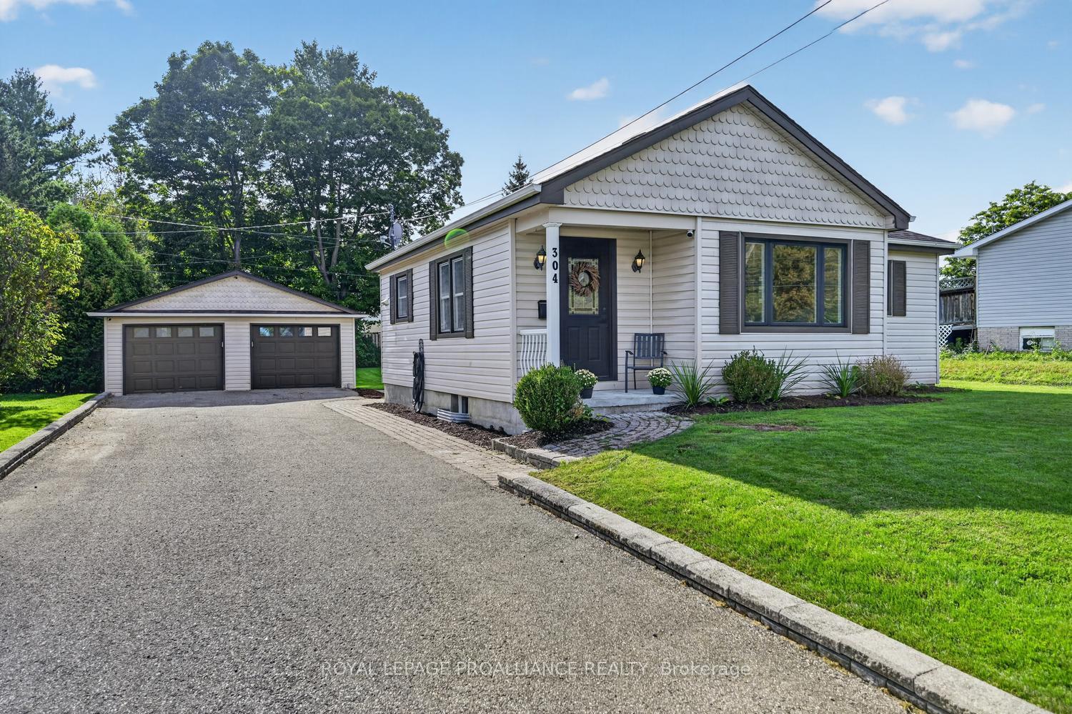 Photo of 304 Oxford Avenue