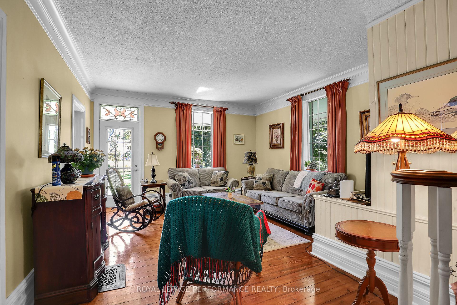 Photo 6 of 8253 Russell Road, Ottawa, Sarsfield/Bearbrook — HOMEH