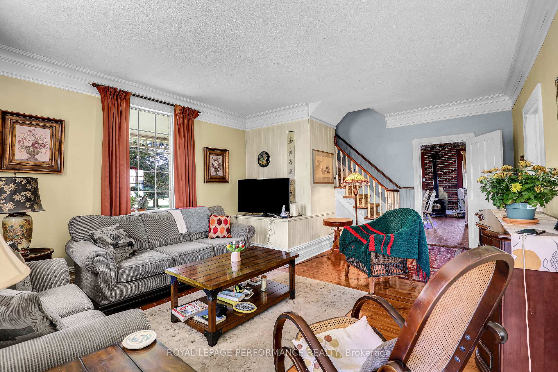 Photo 8 of 8253 Russell Road, Ottawa, Sarsfield/Bearbrook — HOMEH