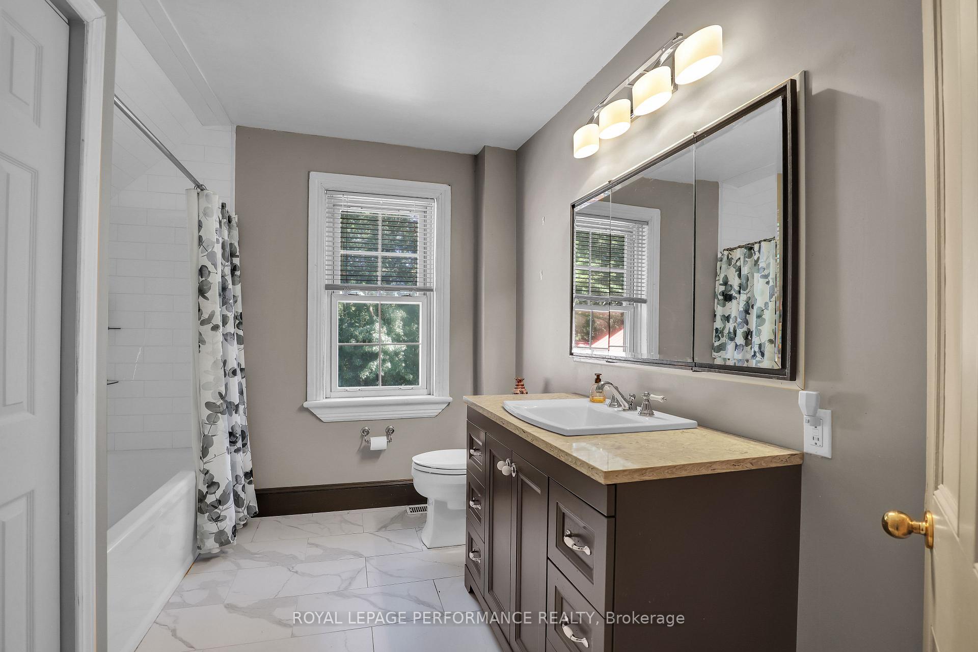 Photo 12 of 8253 Russell Road, Ottawa, Sarsfield/Bearbrook — HOMEH