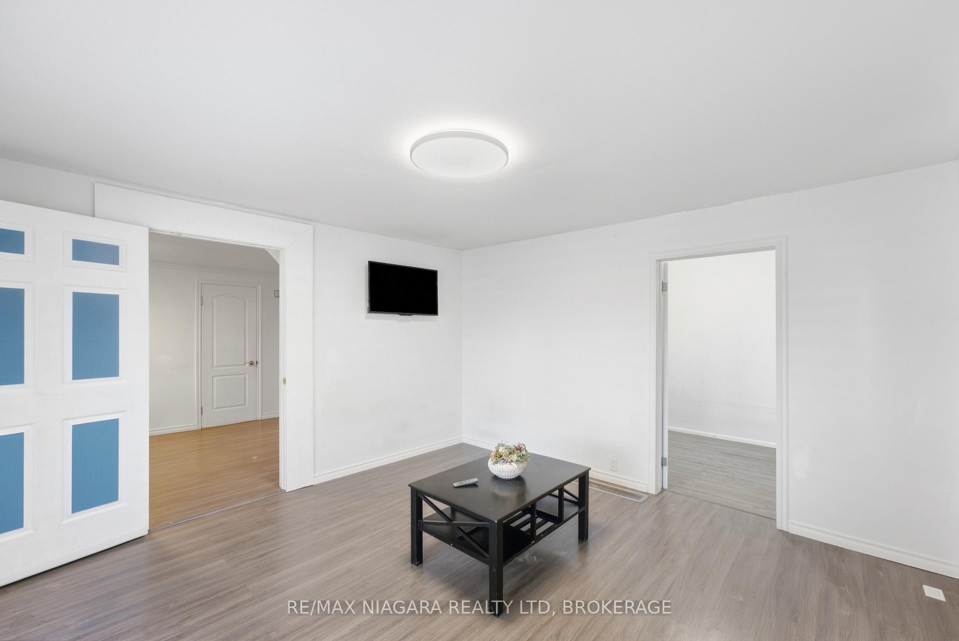 Photo 7 of 6525 Oneil Street, Niagara Falls, Stamford — HOMEH