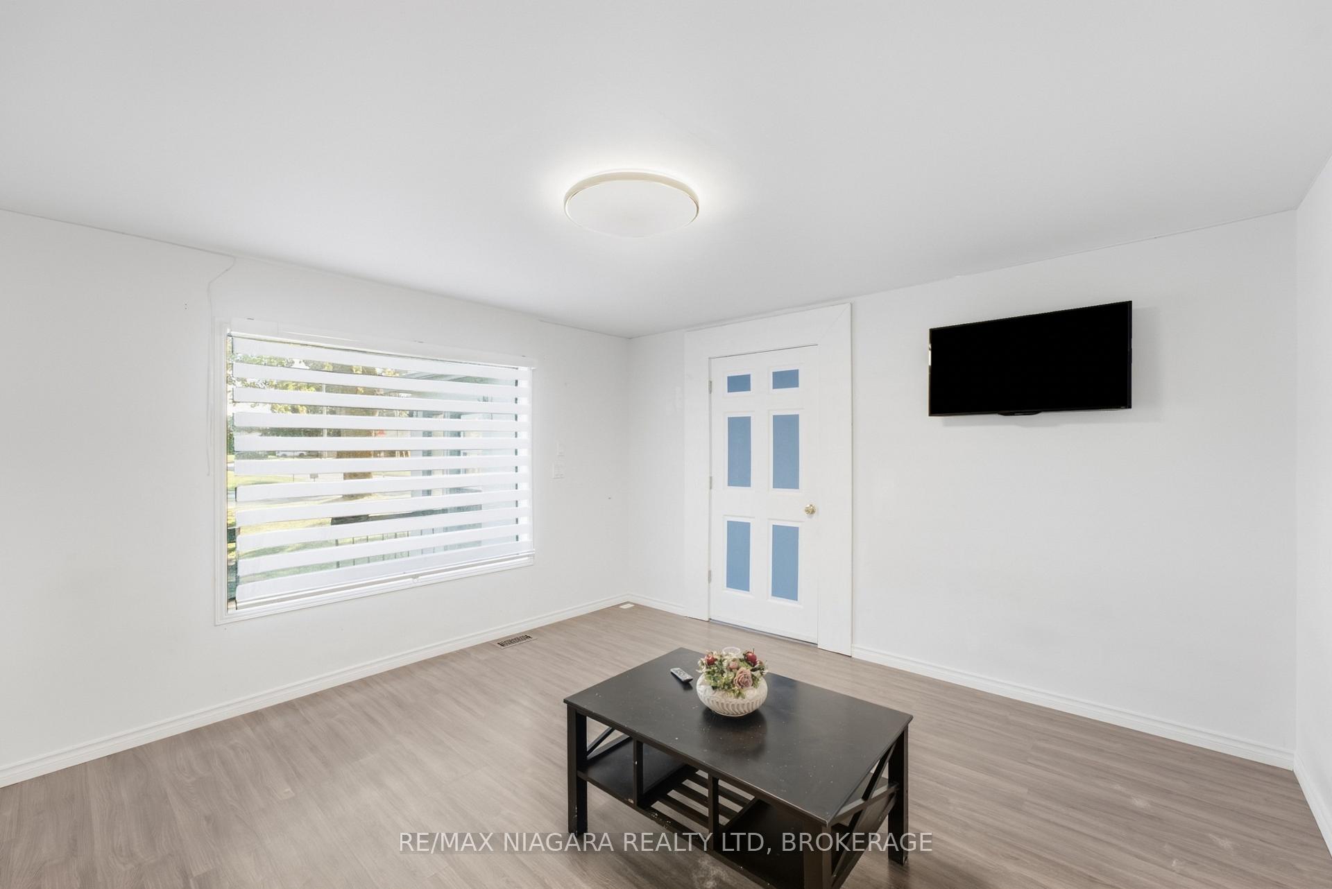 Photo 9 of 6525 Oneil Street, Niagara Falls, Stamford — HOMEH