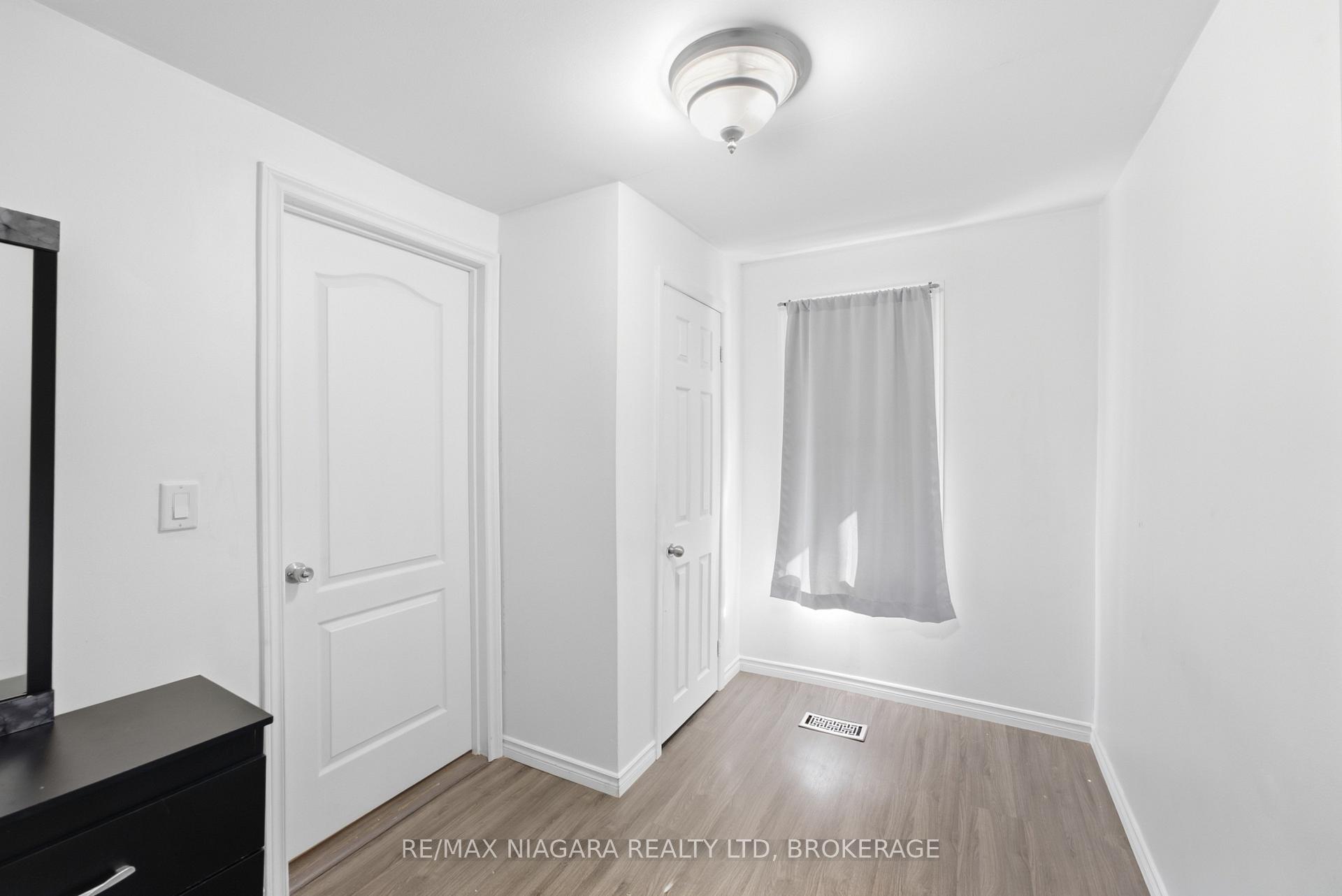 Photo 12 of 6525 Oneil Street, Niagara Falls, Stamford — HOMEH