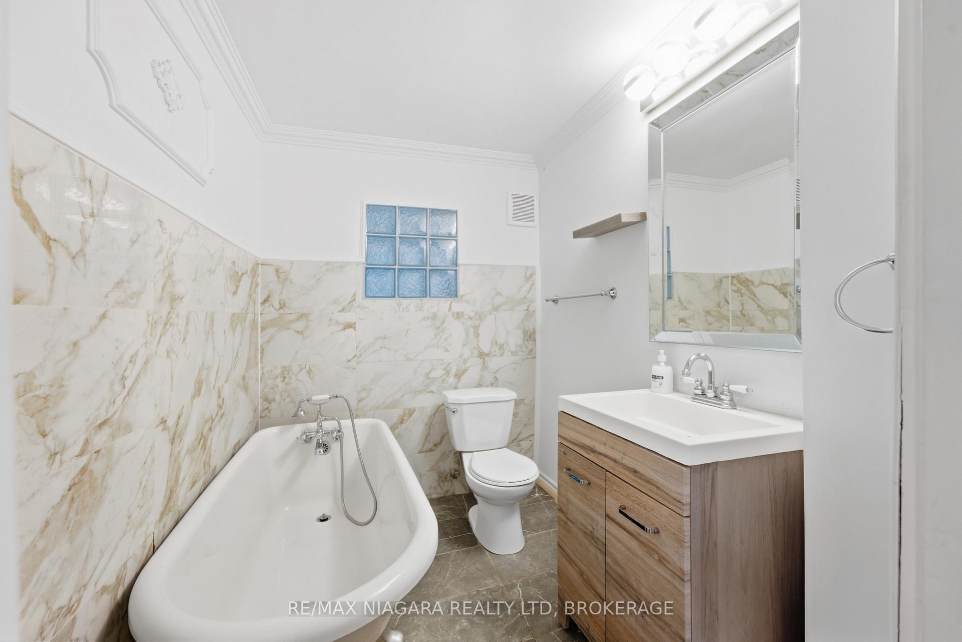 Photo 18 of 6525 Oneil Street, Niagara Falls, Stamford — HOMEH