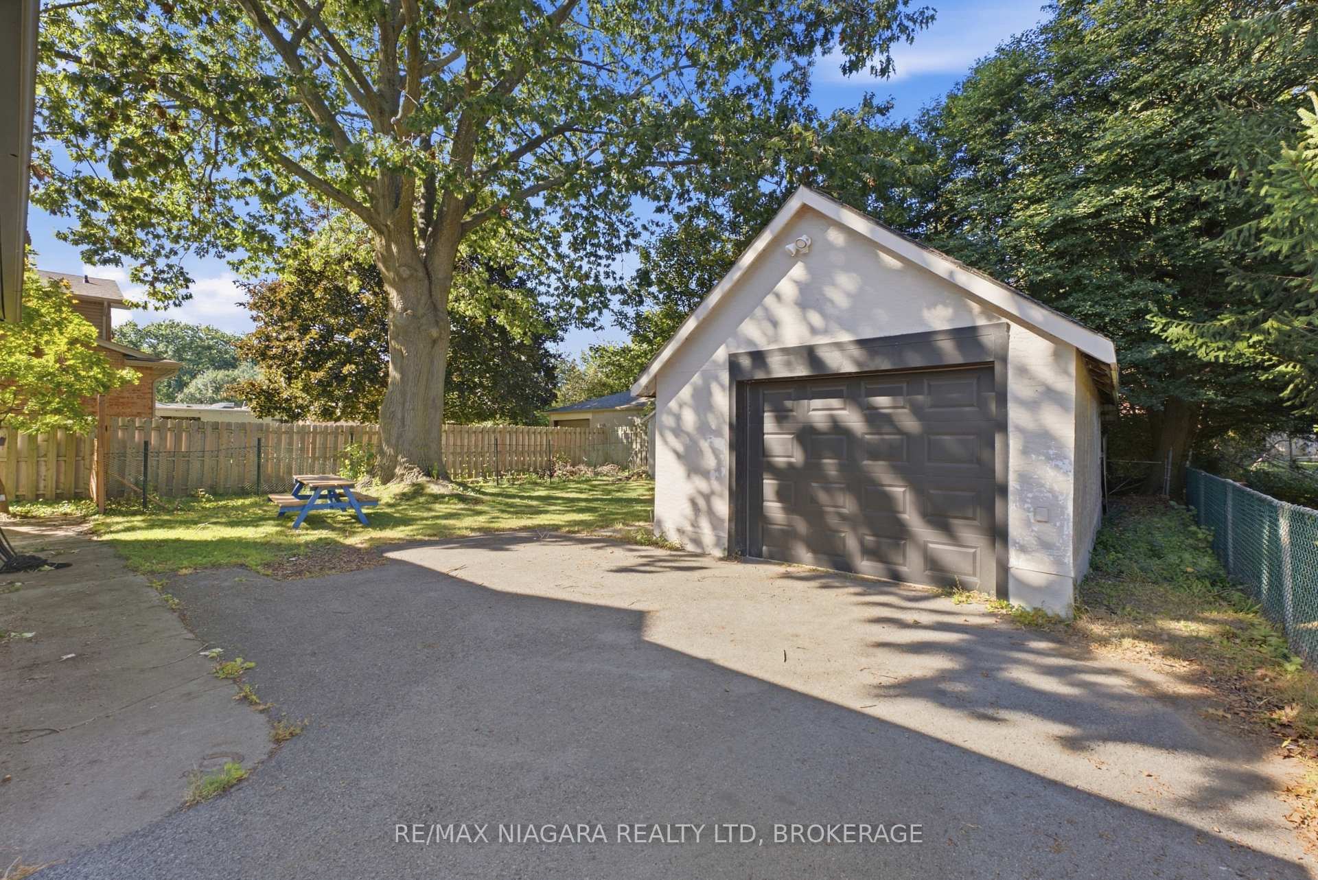 Photo 25 of 6525 Oneil Street, Niagara Falls, Stamford — HOMEH