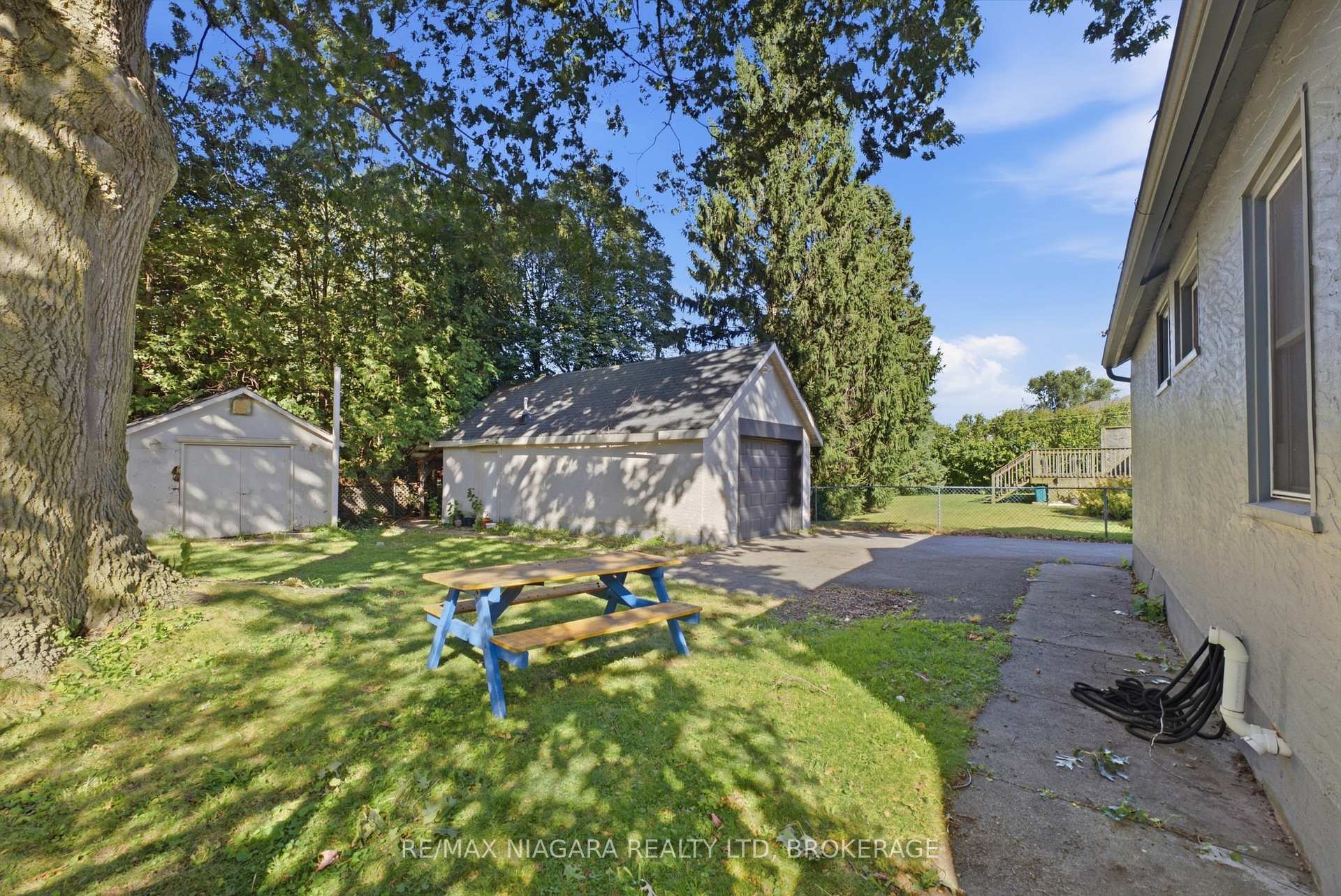 Photo 26 of 6525 Oneil Street, Niagara Falls, Stamford — HOMEH