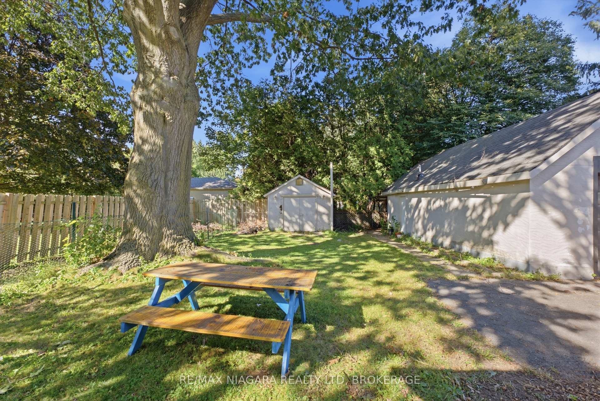 Photo 27 of 6525 Oneil Street, Niagara Falls, Stamford — HOMEH