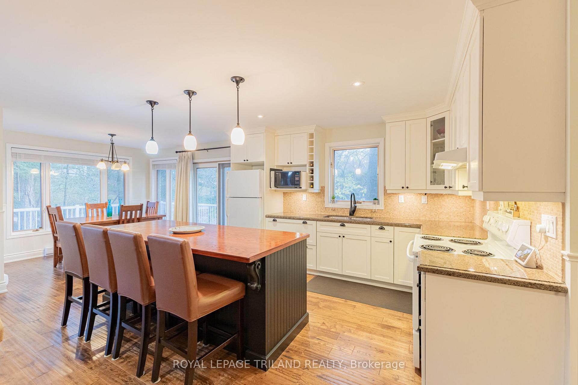 Photo 4 of 33 Forest Avenue, South Huron, Stephen — HOMEH