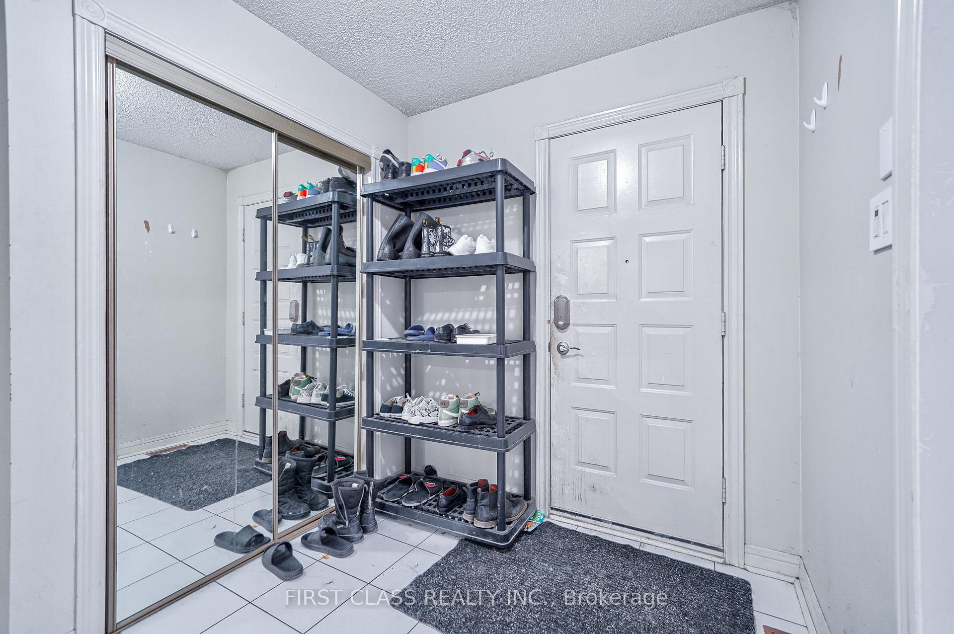 Photo 4 of 3309 Loyalist Drive, Mississauga, Erin Mills — HOMEH