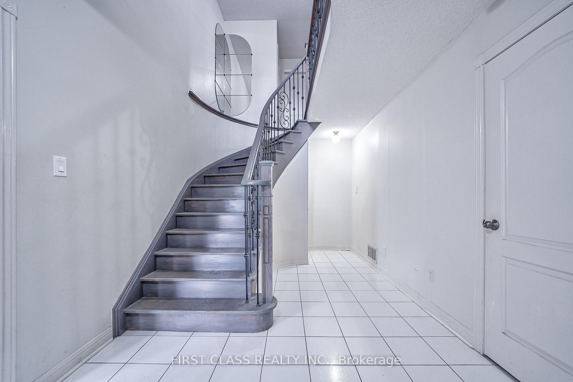 Photo 6 of 3309 Loyalist Drive, Mississauga, Erin Mills — HOMEH