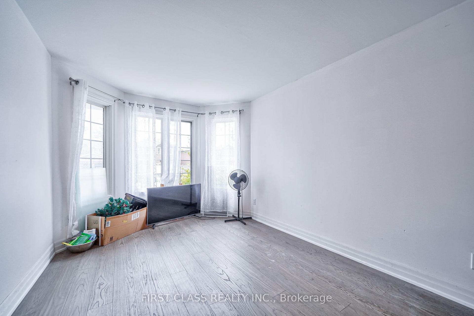 Photo 7 of 3309 Loyalist Drive, Mississauga, Erin Mills — HOMEH