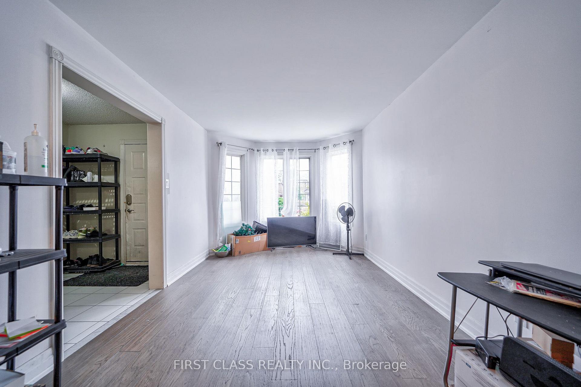 Photo 8 of 3309 Loyalist Drive, Mississauga, Erin Mills — HOMEH