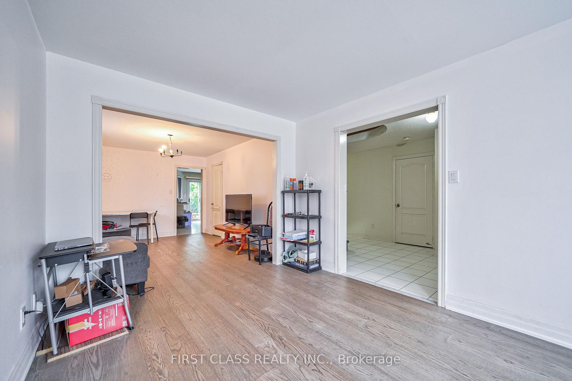 Photo 9 of 3309 Loyalist Drive, Mississauga, Erin Mills — HOMEH