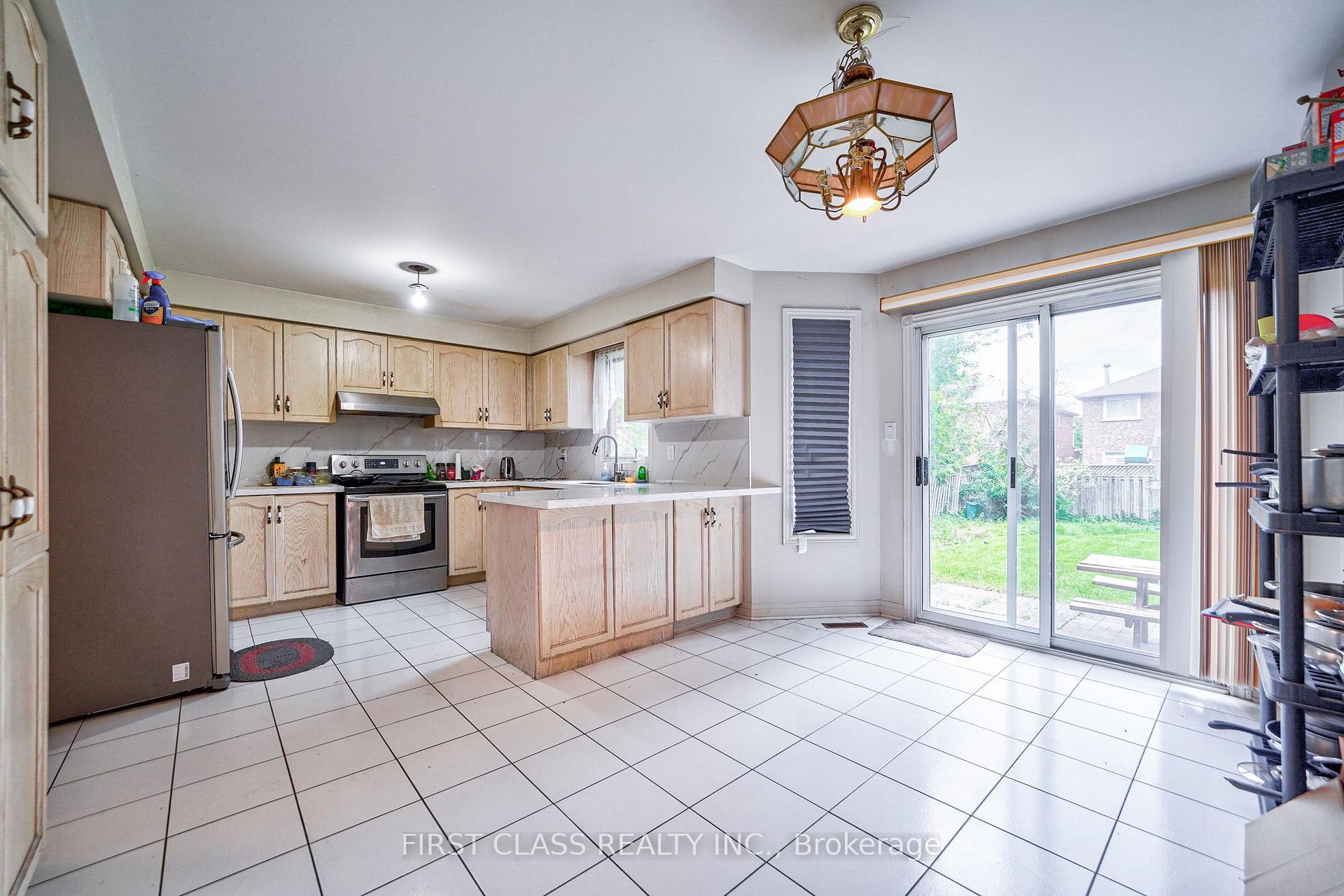 Photo 16 of 3309 Loyalist Drive, Mississauga, Erin Mills — HOMEH